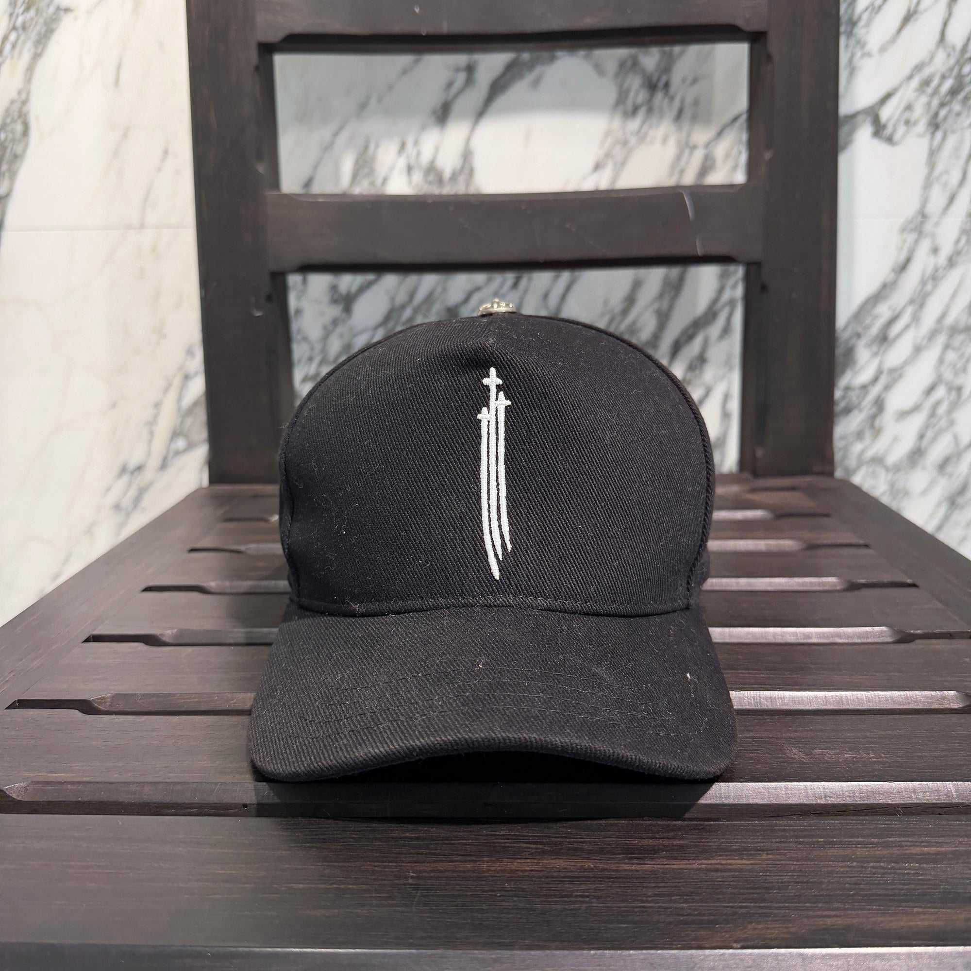 CHROME HEARTS RS3 Cross Embroidery Trucker Cap Size ONE SIZE (53-60) クロムハーツ RS3クロス刺繡 トラッカーキャップ ワンサイズ (53-60)