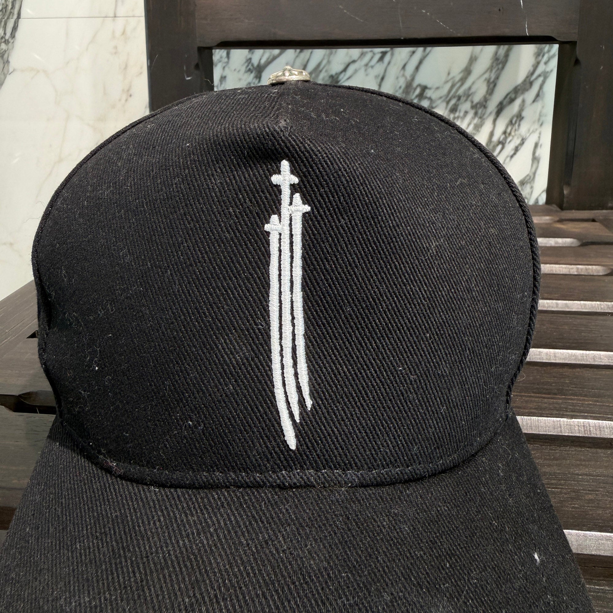 CHROME HEARTS RS3 Cross Embroidery Trucker Cap Size ONE SIZE (53-60) クロムハーツ RS3クロス刺繡 トラッカーキャップ ワンサイズ (53-60)