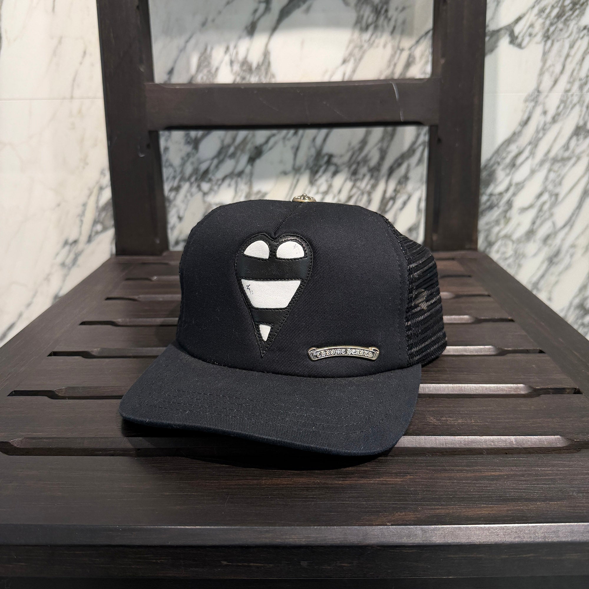 CHROME HEARTS × MATTY BOY Matty Boy Striped Heart Trucker Mesh Cap Size ONE SIZE (53-60) クロムハーツ × マッティボーイ ストライプハート トラッカーメッシュキャップ ONE SIZE (53-60)