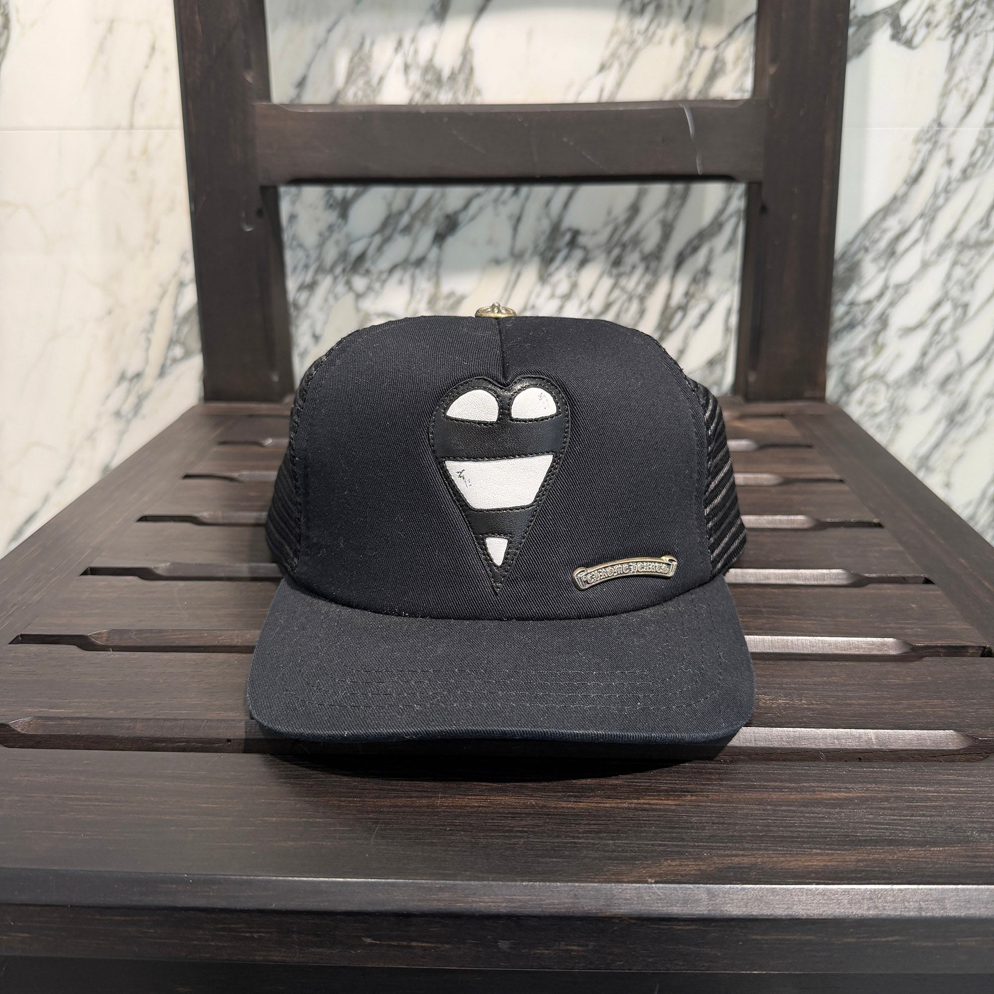 CHROME HEARTS × MATTY BOY Matty Boy Striped Heart Trucker Mesh Cap Size ONE SIZE (53-60) クロムハーツ × マッティボーイ ストライプハート トラッカーメッシュキャップ ONE SIZE (53-60)