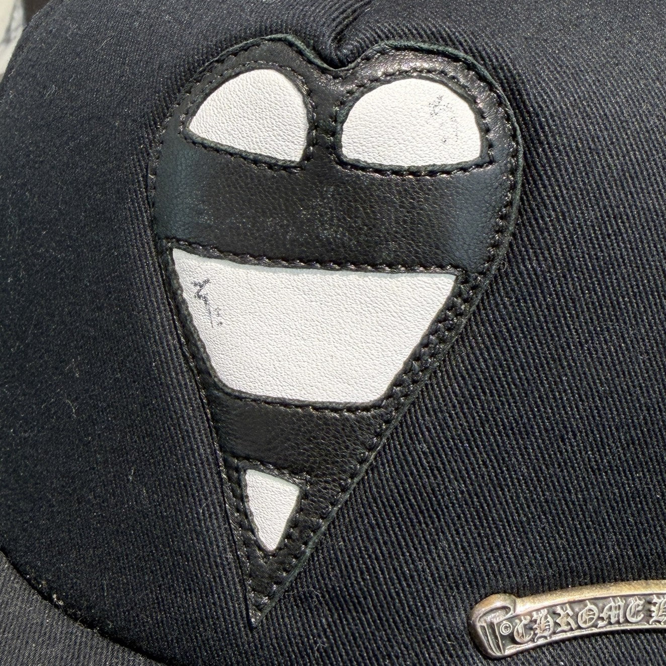 CHROME HEARTS × MATTY BOY Matty Boy Striped Heart Trucker Mesh Cap Size ONE SIZE (53-60) クロムハーツ × マッティボーイ ストライプハート トラッカーメッシュキャップ ONE SIZE (53-60)