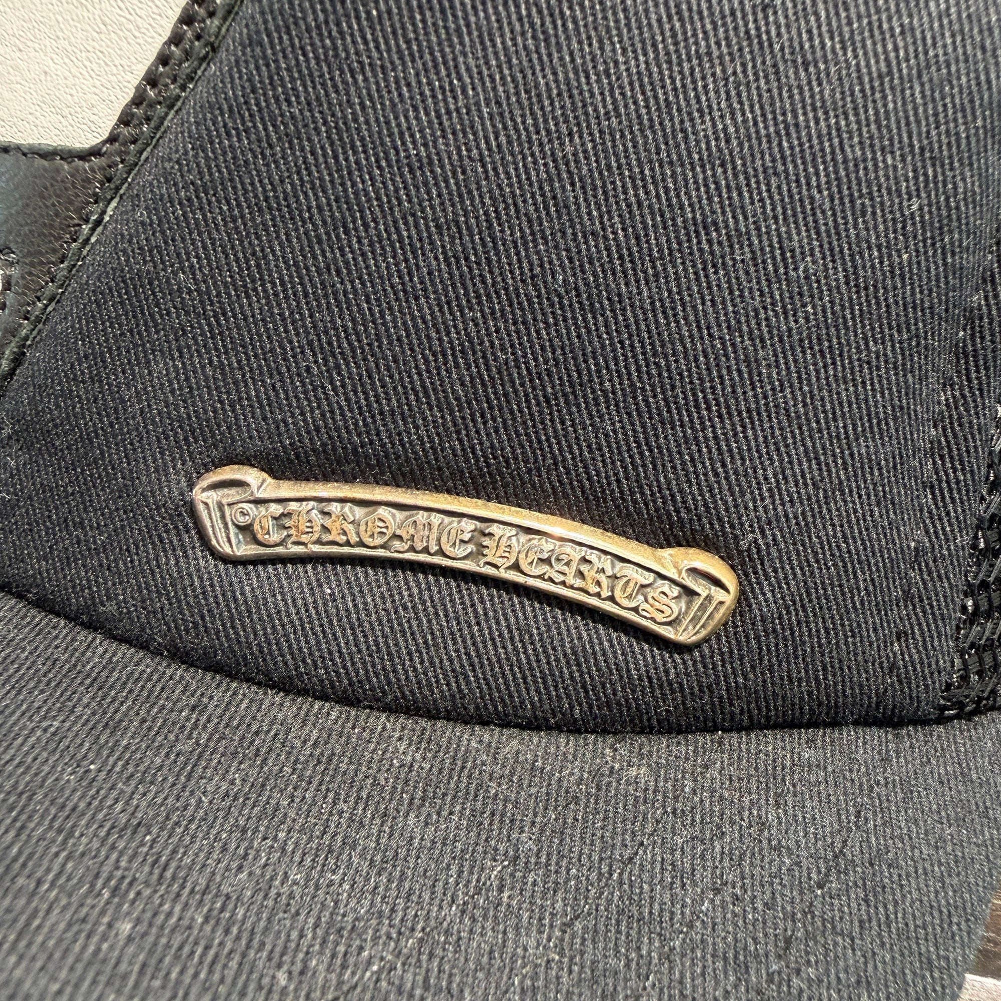 CHROME HEARTS × MATTY BOY Matty Boy Striped Heart Trucker Mesh Cap Size ONE SIZE (53-60) クロムハーツ × マッティボーイ ストライプハート トラッカーメッシュキャップ ONE SIZE (53-60)