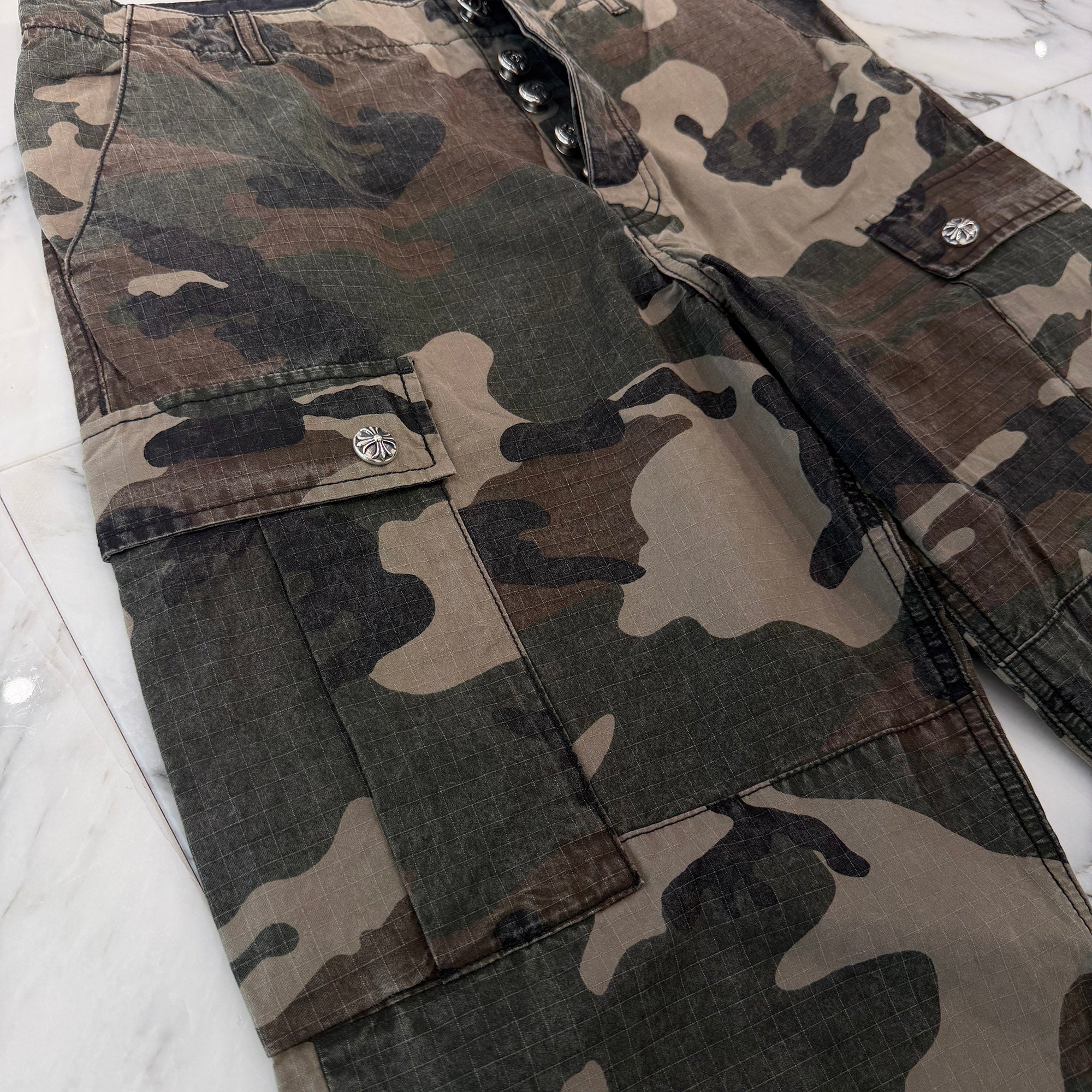 CHROME HEARTS Cross Ball Button Camo Cargo Pants Size 33 クロムハーツ クロスボールボタン カモ カーゴパンツ サイズ33