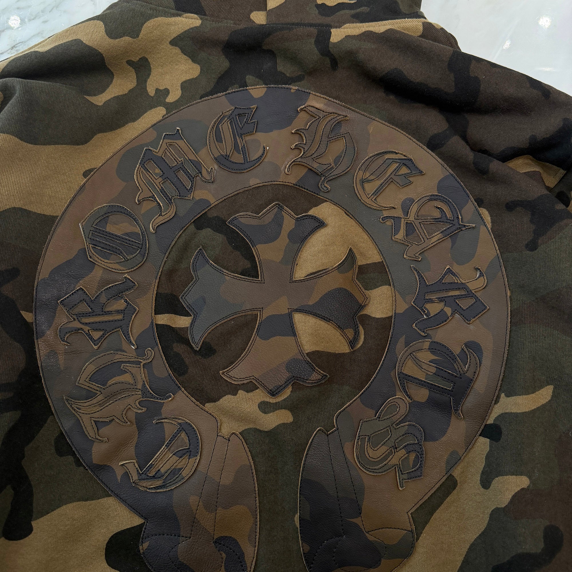 CHROME HEARTS Camo Floral Cross Horseshoe Leather Patch Zip Up Hoodie Size S クロムハーツ カモ フローラルクロス ホースシュー レザーパッチ ジップアップフーディ サイズS