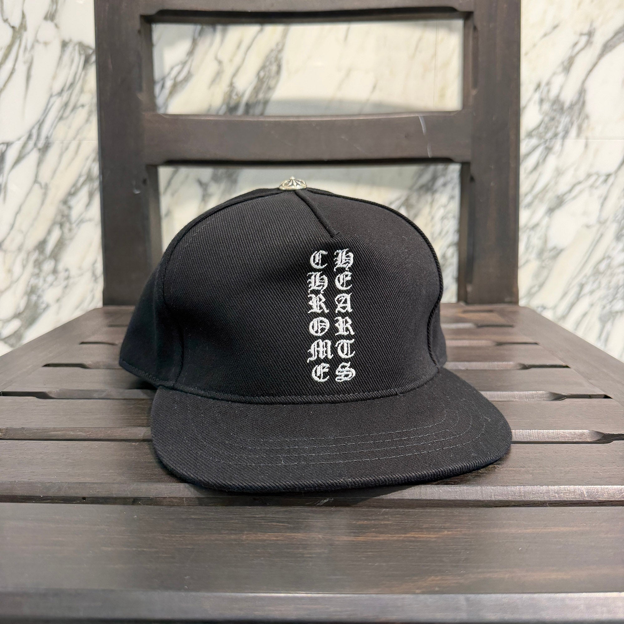CHROME HEARTS Vertical Logo Trucker Cap Size ONE SIZE (51-61) クロムハーツ ヴァーティカルロゴ トラッカーキャップ サイズONE SIZE (51-61)