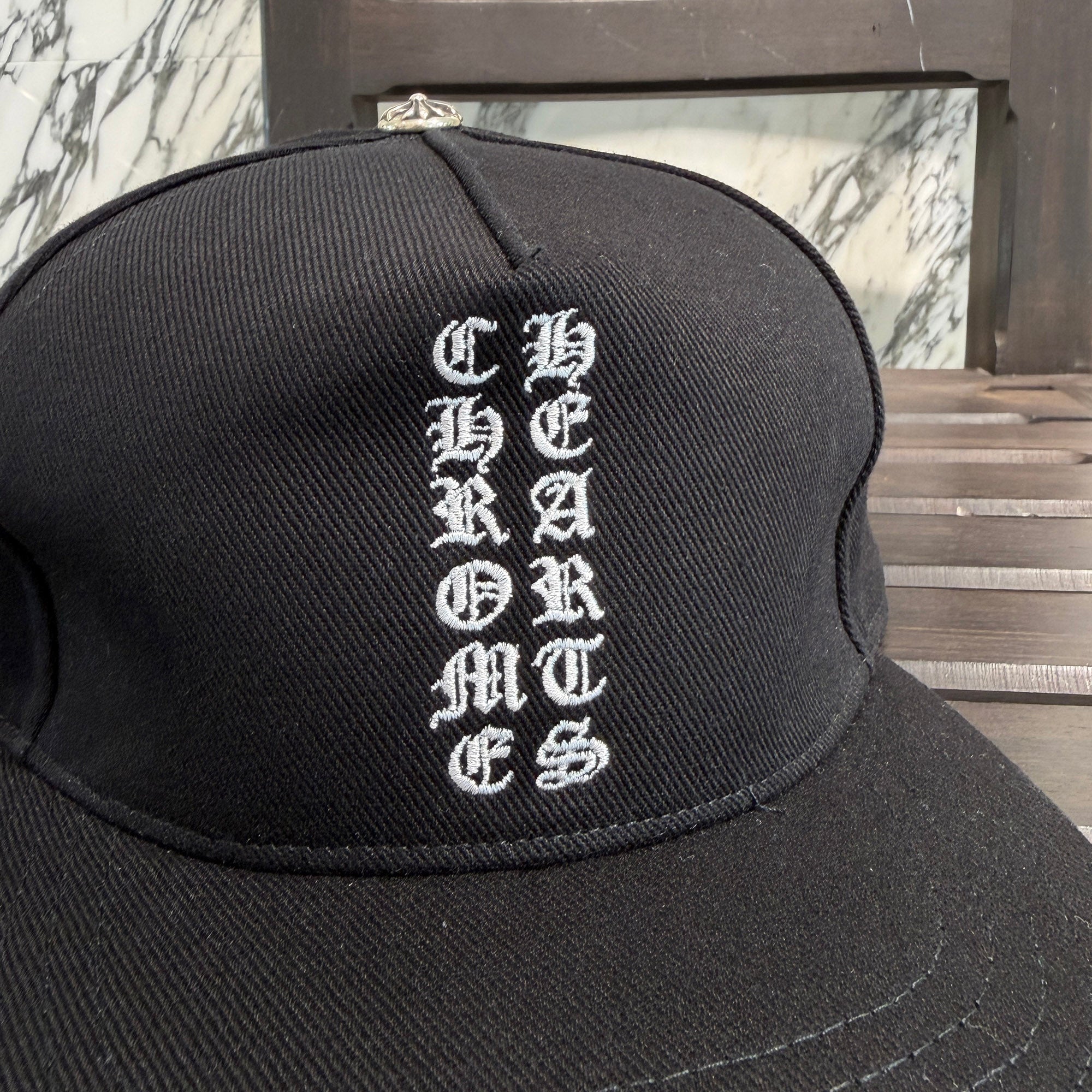 CHROME HEARTS Vertical Logo Trucker Cap Size ONE SIZE (51-61) クロムハーツ ヴァーティカルロゴ トラッカーキャップ サイズONE SIZE (51-61)