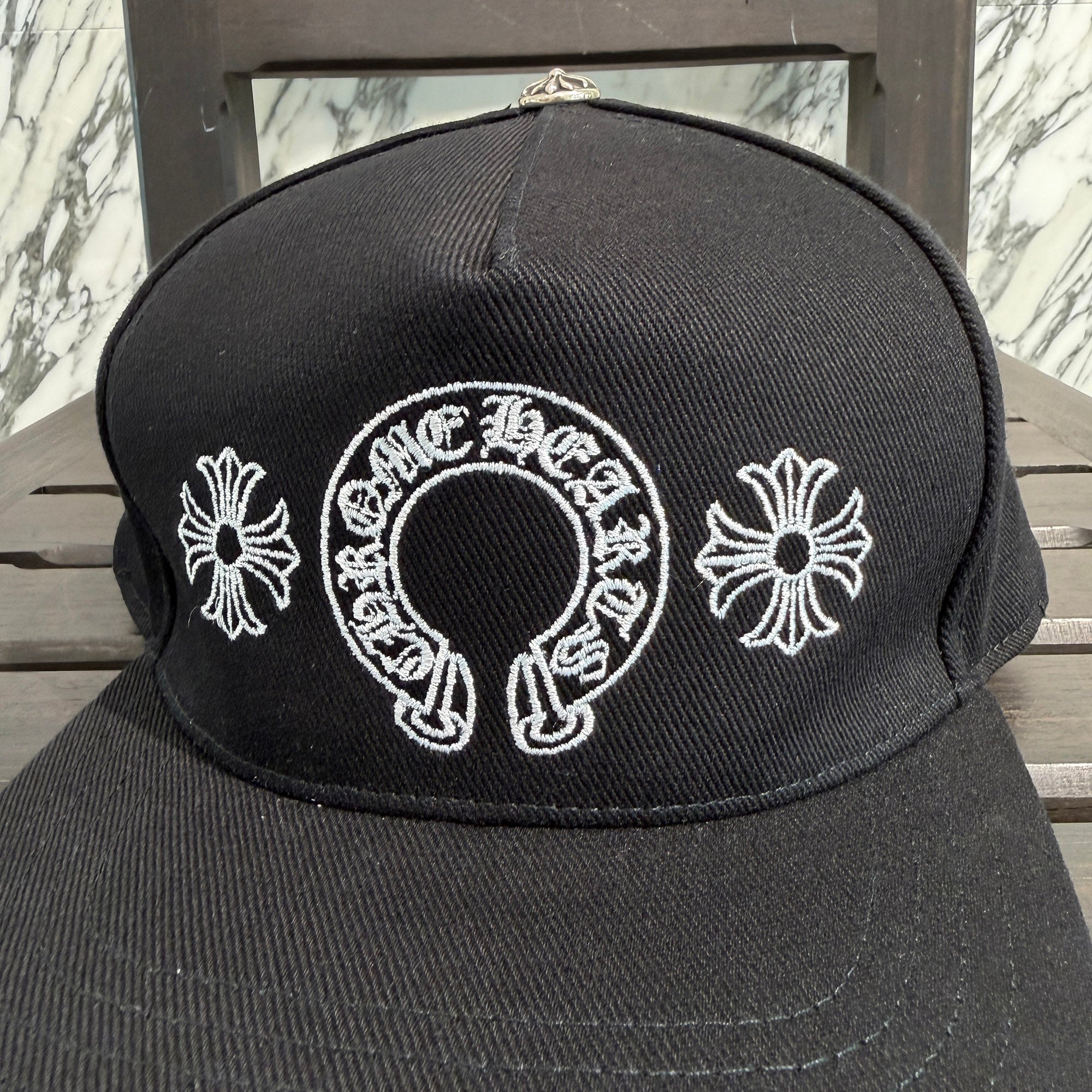 CHROME HEARTS CH Plus Horseshoe Embroidery Baseball Cap Size ONE SIZE (51-61) クロムハーツ CHプラス ホースシュー 刺繍 ベースボールキャップ サイズONE SIZE (51-61)