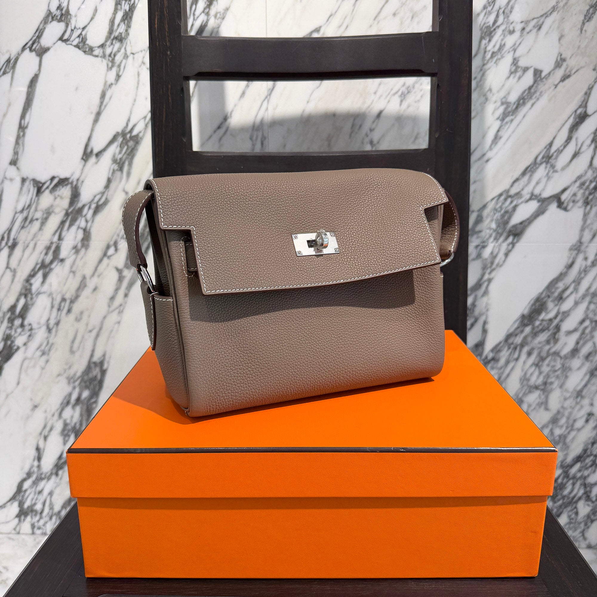 HERMES Kelly Messenger PM 24 "Etoupe" G刻印 エルメス ケリー メッセンジャー PM 24 "エトゥープ"