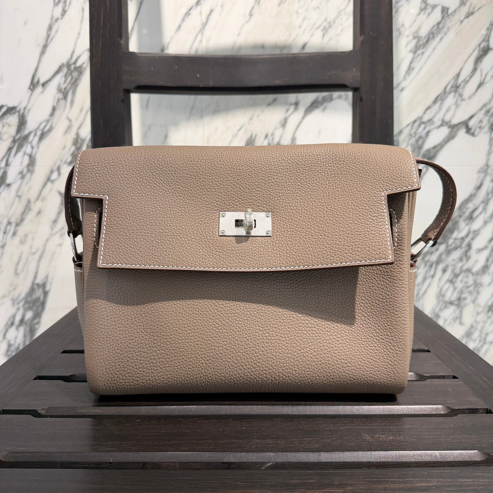 HERMES Kelly Messenger PM 24 "Etoupe" G刻印 エルメス ケリー メッセンジャー PM 24 "エトゥープ"