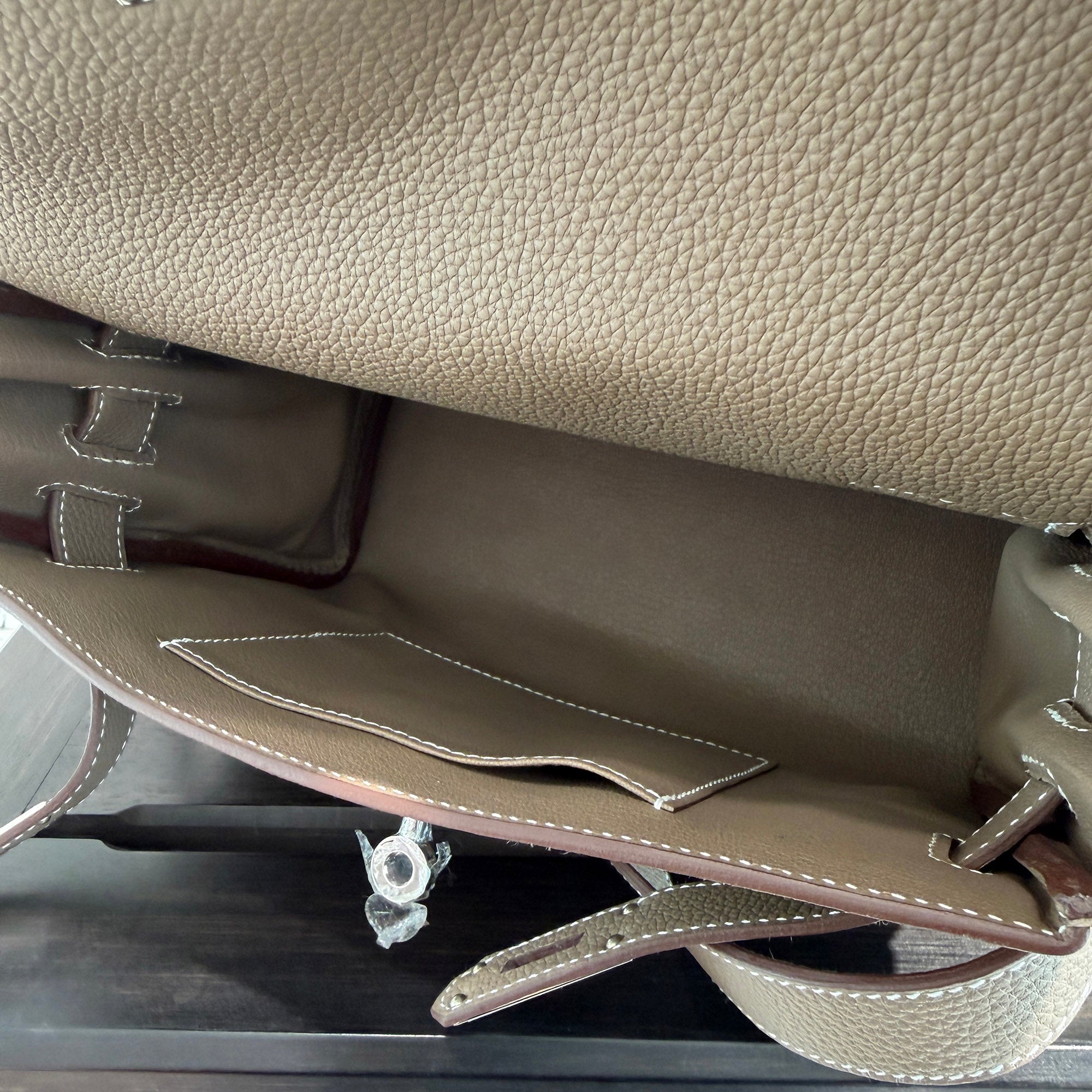 HERMES Kelly Messenger PM 24 "Etoupe" G刻印 エルメス ケリー メッセンジャー PM 24 "エトゥープ"
