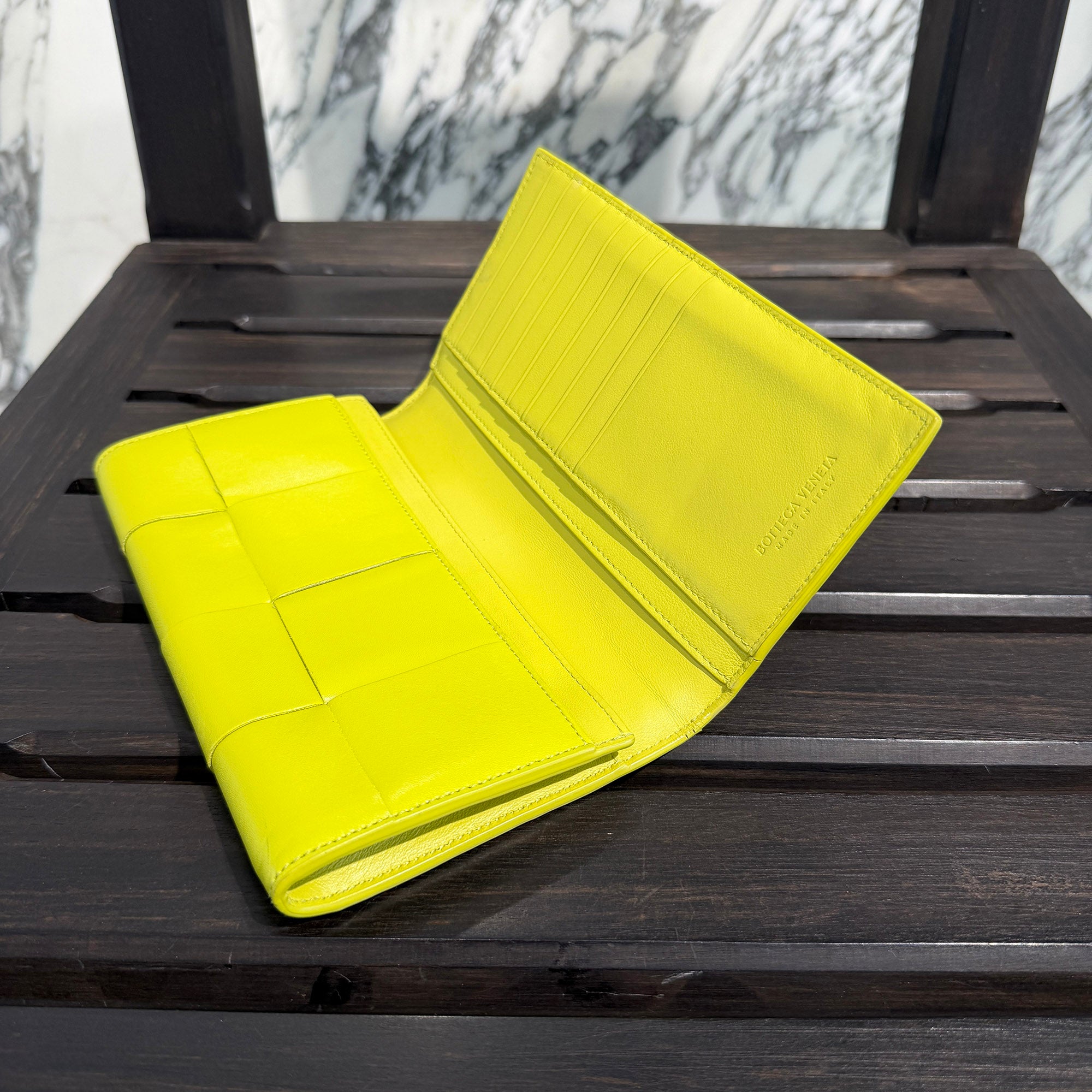 BOTTEGA VENETA 2022SS CASSETTE Flap Wallet "Acid Kiwi" 667433 ボッテガヴェネタ カセット フラップ ウォレット "アシッドキウイ"