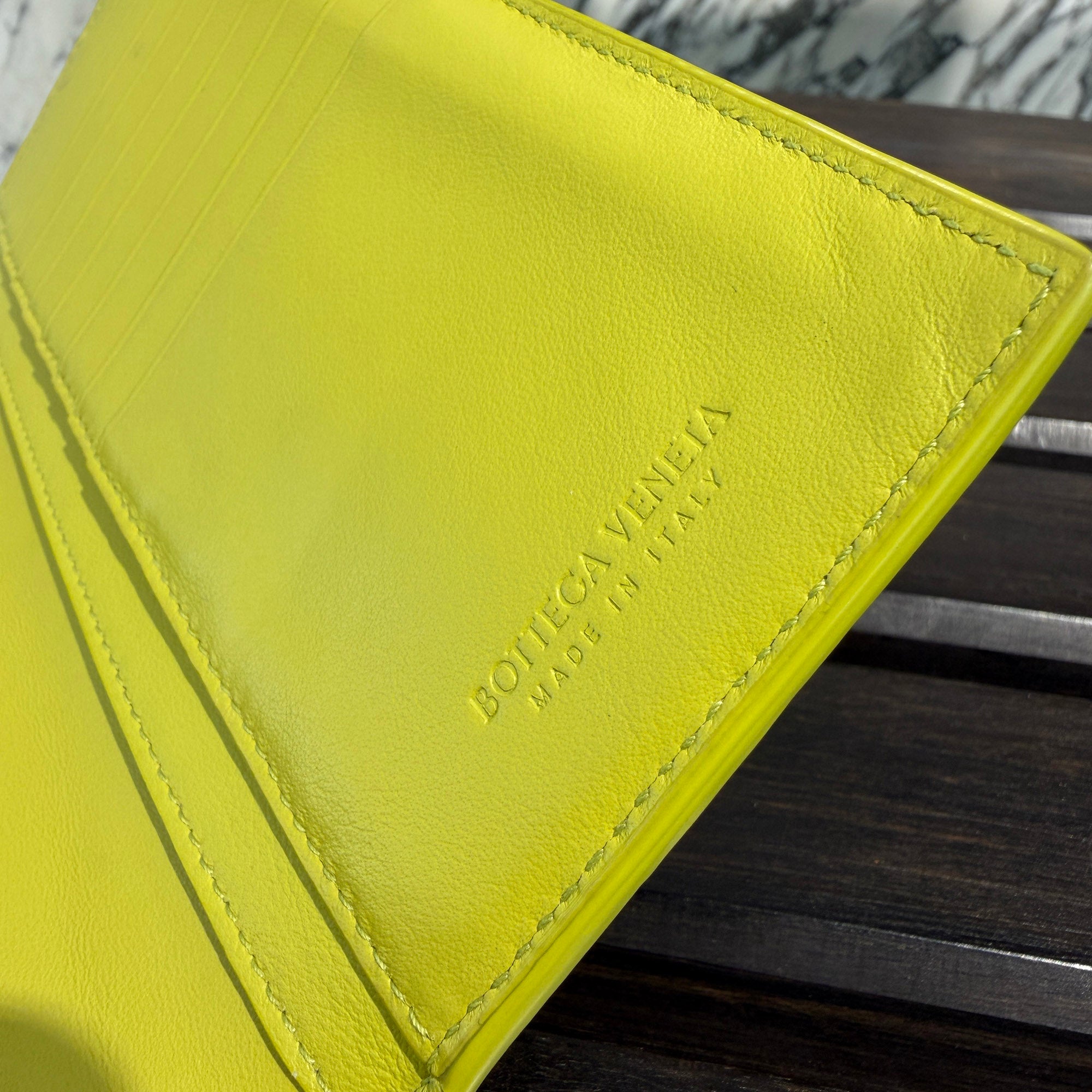BOTTEGA VENETA 2022SS CASSETTE Flap Wallet "Acid Kiwi" 667433 ボッテガヴェネタ カセット フラップ ウォレット "アシッドキウイ"