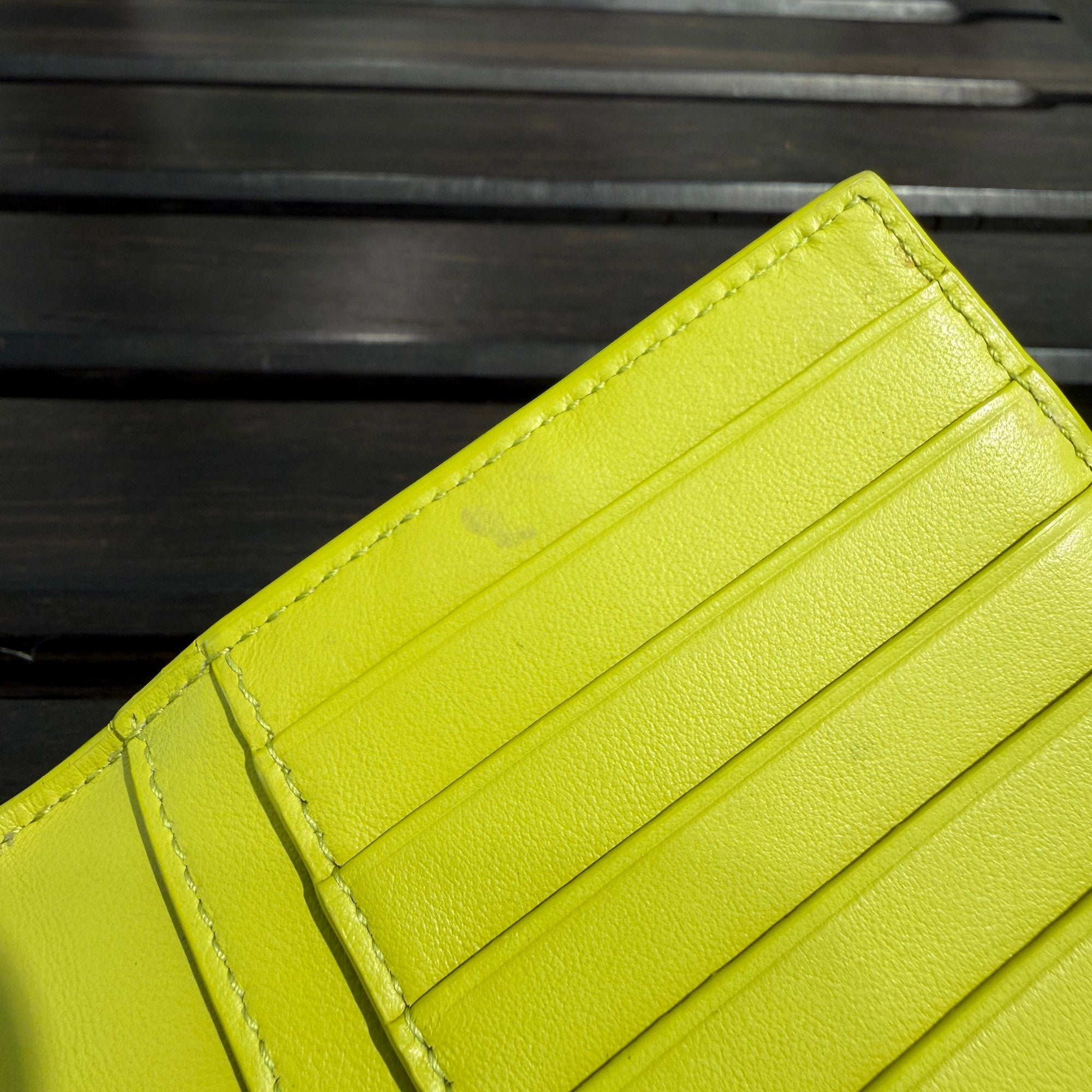 BOTTEGA VENETA 2022SS CASSETTE Flap Wallet "Acid Kiwi" 667433 ボッテガヴェネタ カセット フラップ ウォレット "アシッドキウイ"