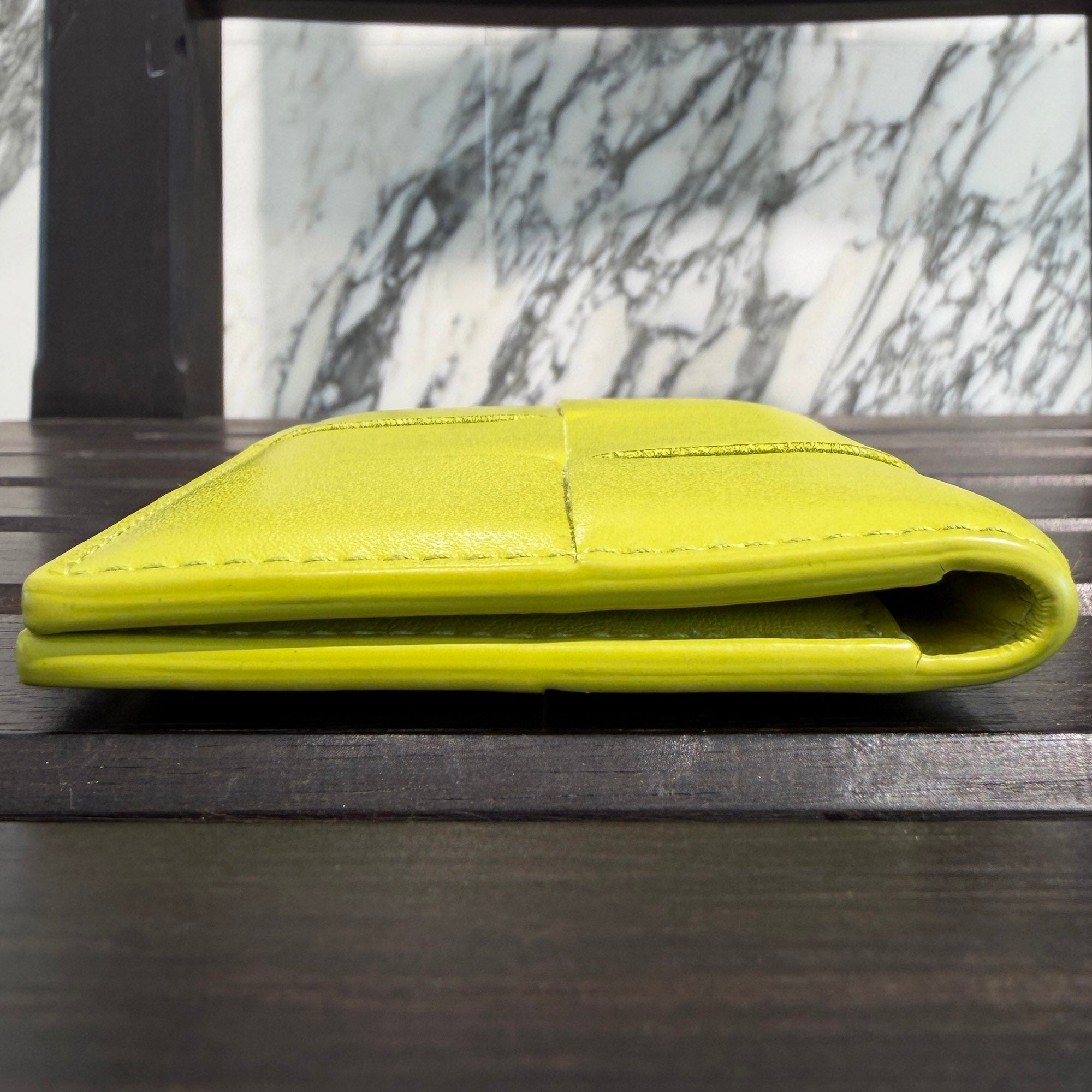 BOTTEGA VENETA 2022SS CASSETTE Credit Card Case "Acid Kiwi" 651401 ボッテガヴェネタ カセット クレジットカードケース "アシッドキウイ"