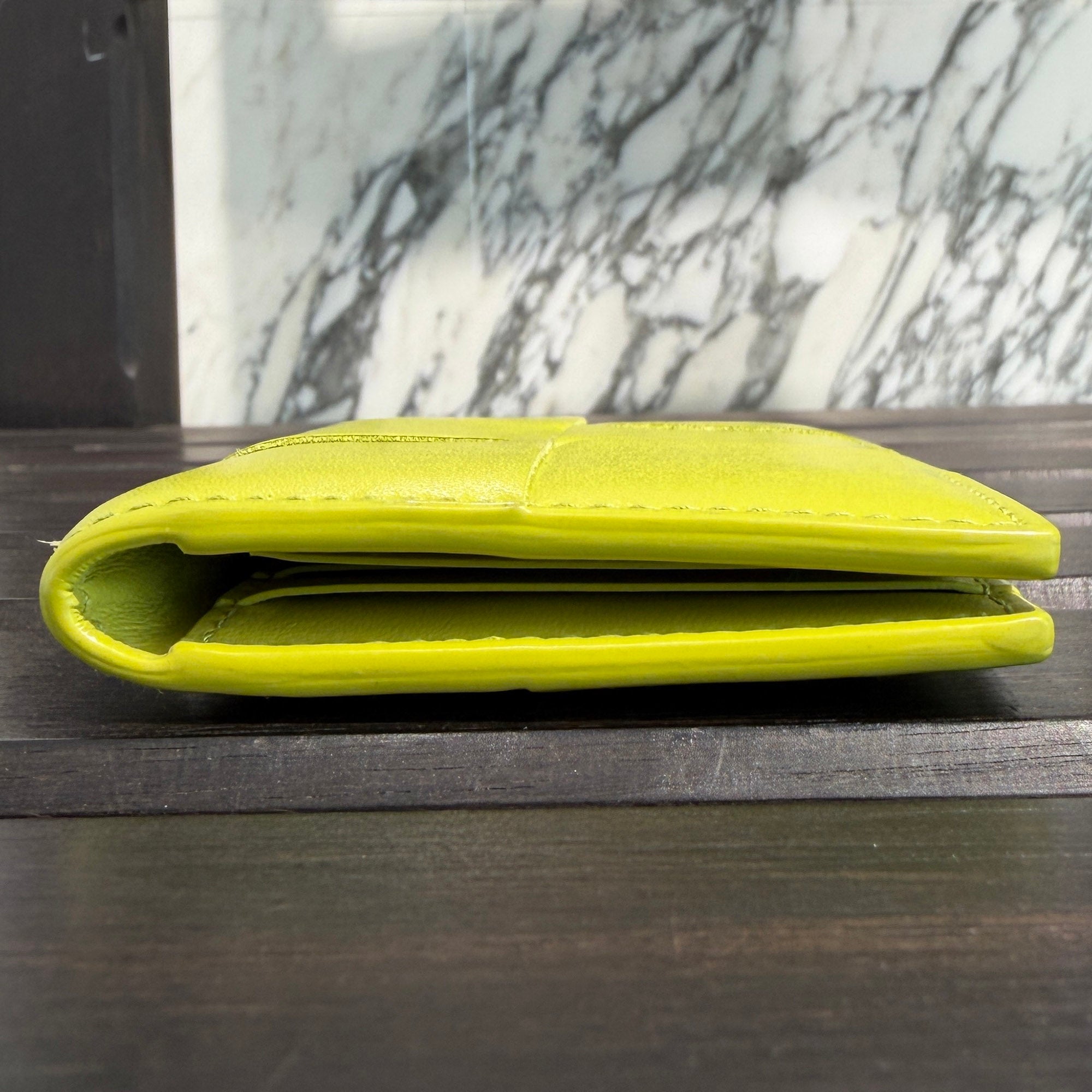 BOTTEGA VENETA 2022SS CASSETTE Credit Card Case "Acid Kiwi" 651401 ボッテガヴェネタ カセット クレジットカードケース "アシッドキウイ"