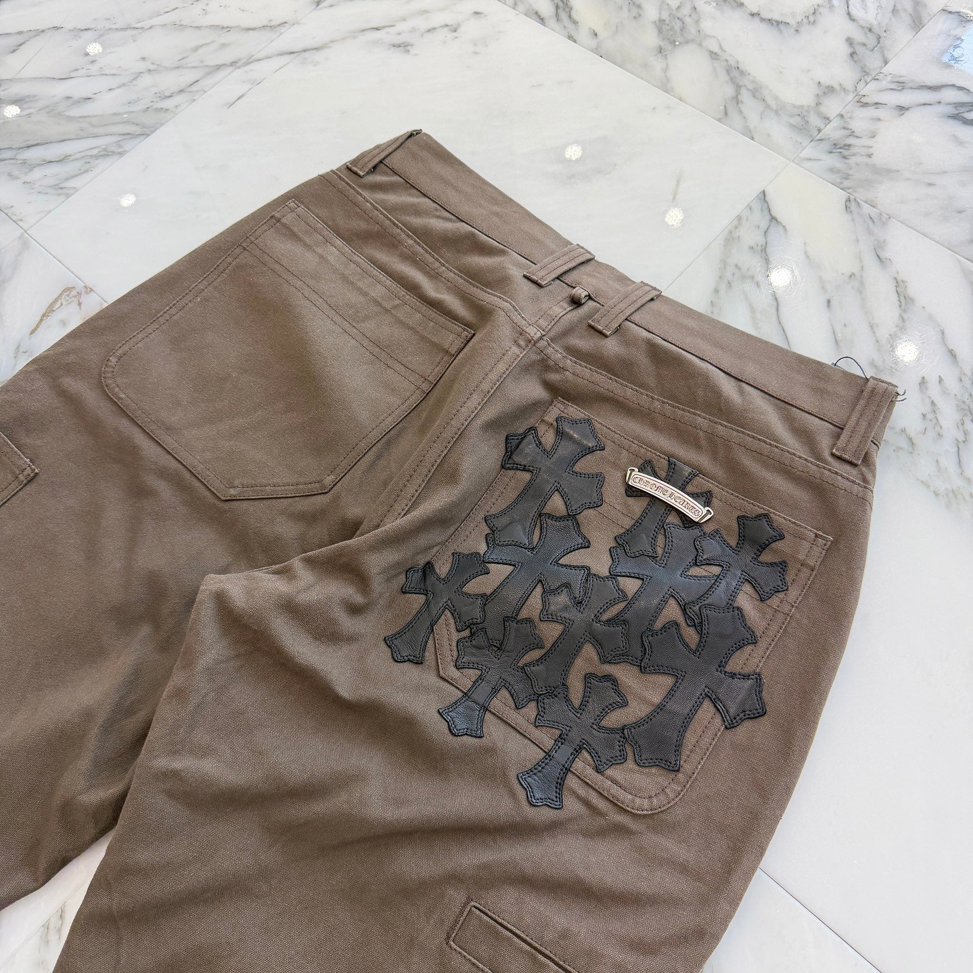 CHROME HEARTS Cemetery Cross Leather Patch Cotton Cargo Pants Size 31 クロムハーツ セメタリー クロス レザー パッチ コットン カーゴ パンツ ブラウン サイズ31