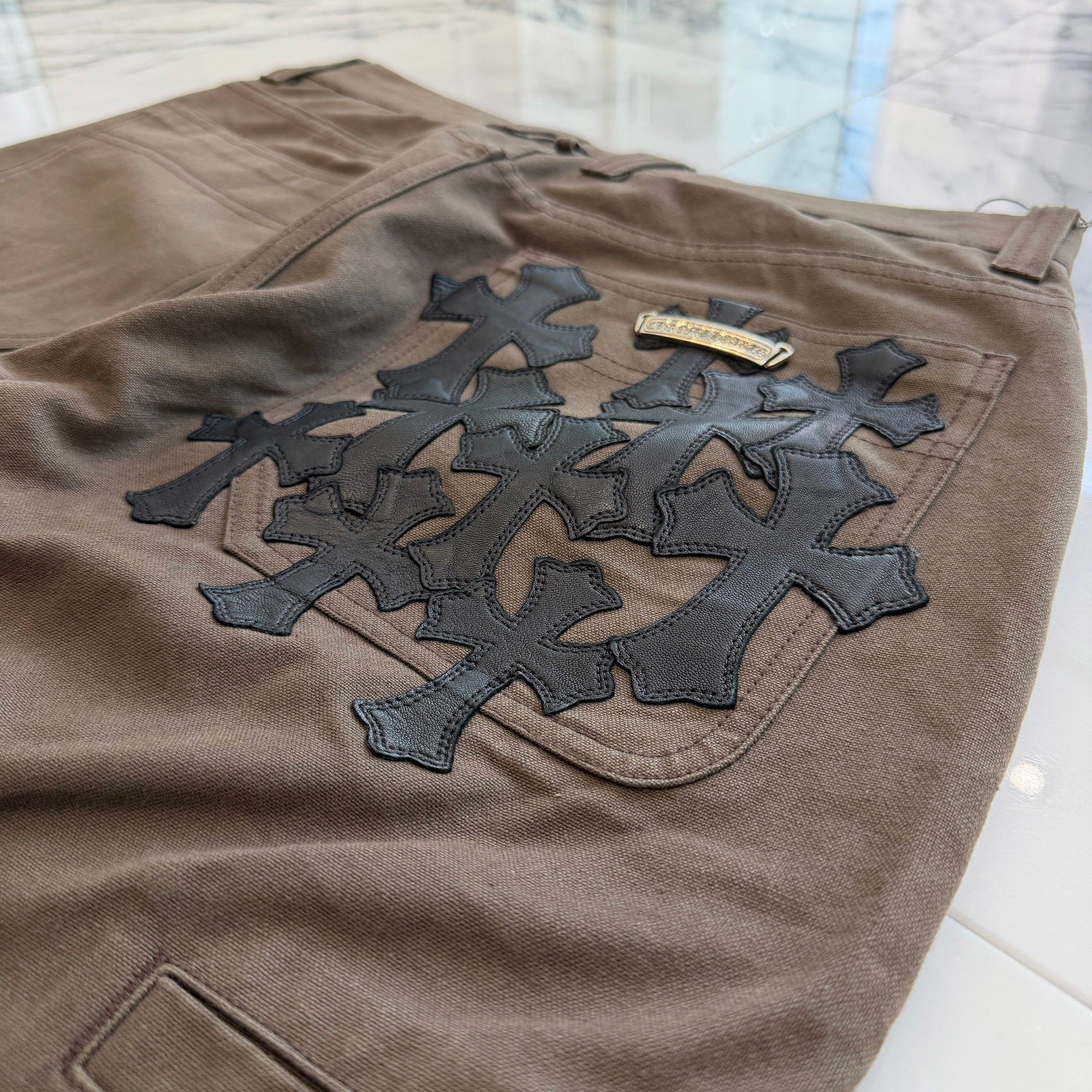 CHROME HEARTS Cemetery Cross Leather Patch Cotton Cargo Pants Size 31 クロムハーツ セメタリー クロス レザー パッチ コットン カーゴ パンツ ブラウン サイズ31