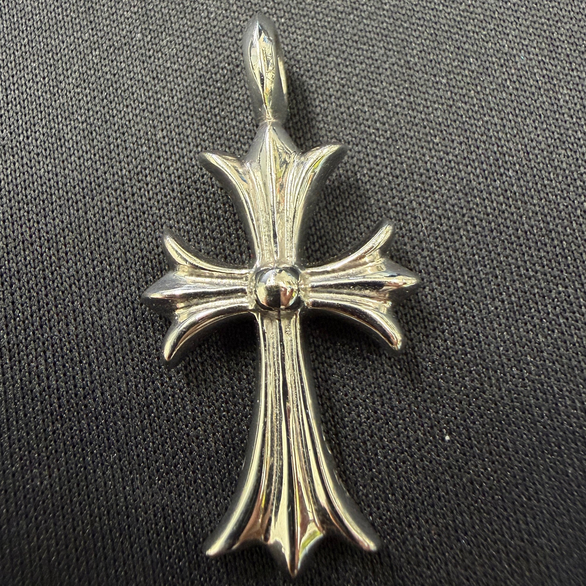CHROME HEARTS 18K WG Tiny Fat Cross Pave Blue Sapphire Pendant Top クロムハーツ 18K ホワイトゴールド クロムハーツ タイニーファットクロス パヴェブルーサファイア ペンダントトップ