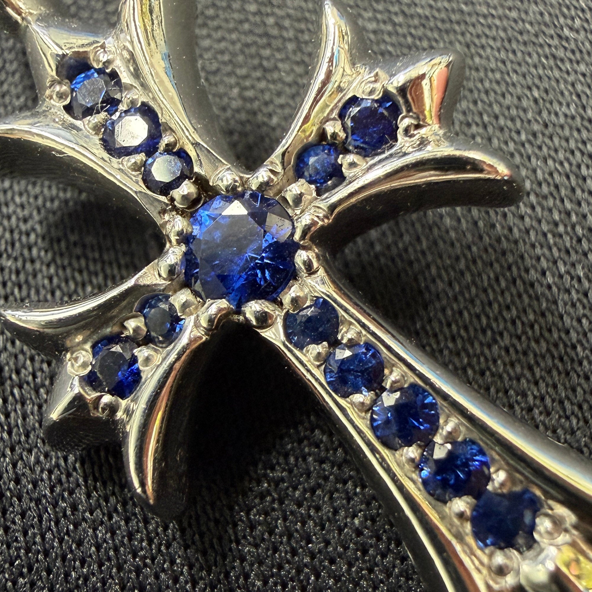 CHROME HEARTS 18K WG Tiny Fat Cross Pave Blue Sapphire Pendant Top クロムハーツ 18K ホワイトゴールド クロムハーツ タイニーファットクロス パヴェブルーサファイア ペンダントトップ