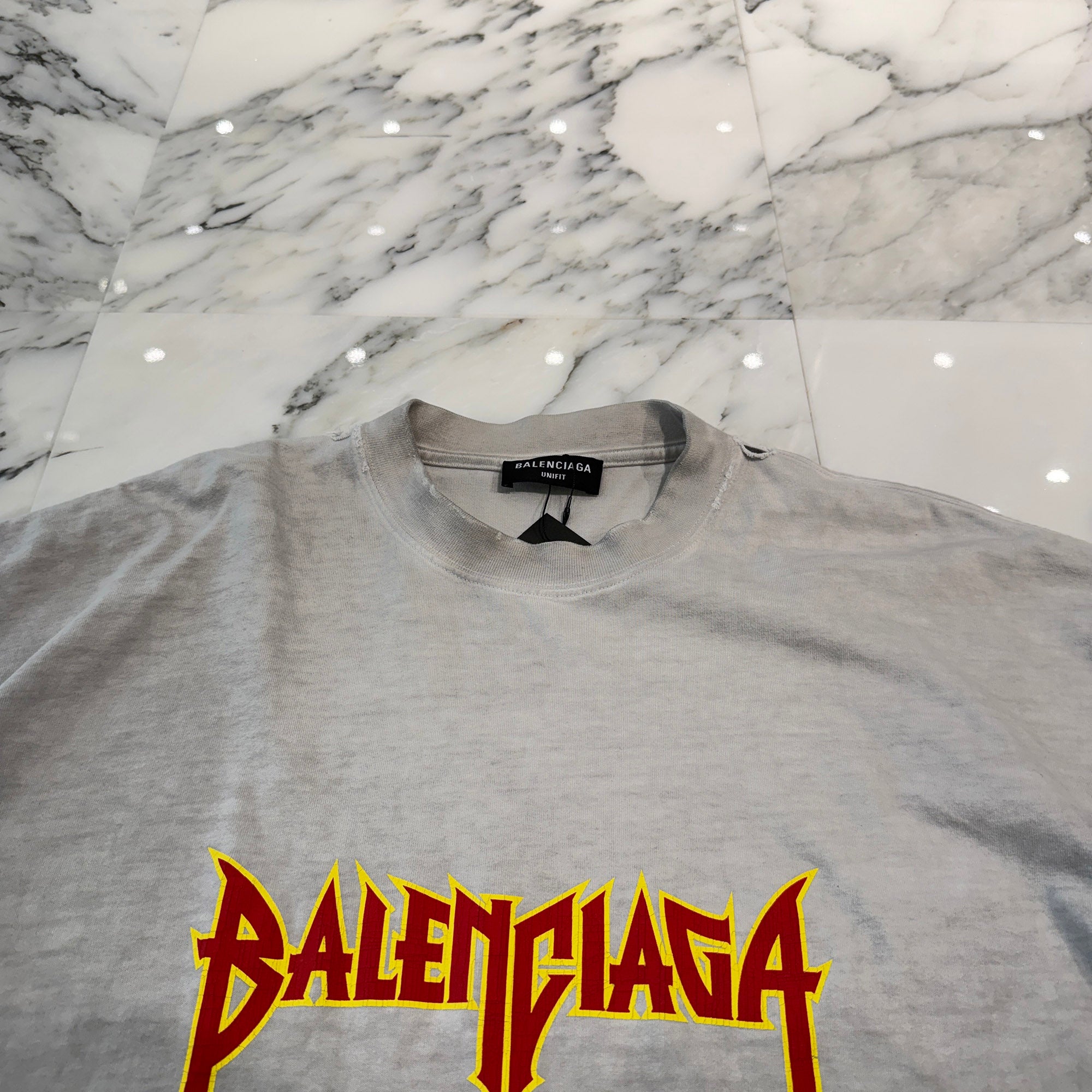 BALENCIAGA 2022SS Metal Logo Distressed Paint Splatter Finish Tee 694576 TMV88 Size 3 バレンシアガ メタルロゴ ペイントクラッシュ加工Tシャツ サイズM