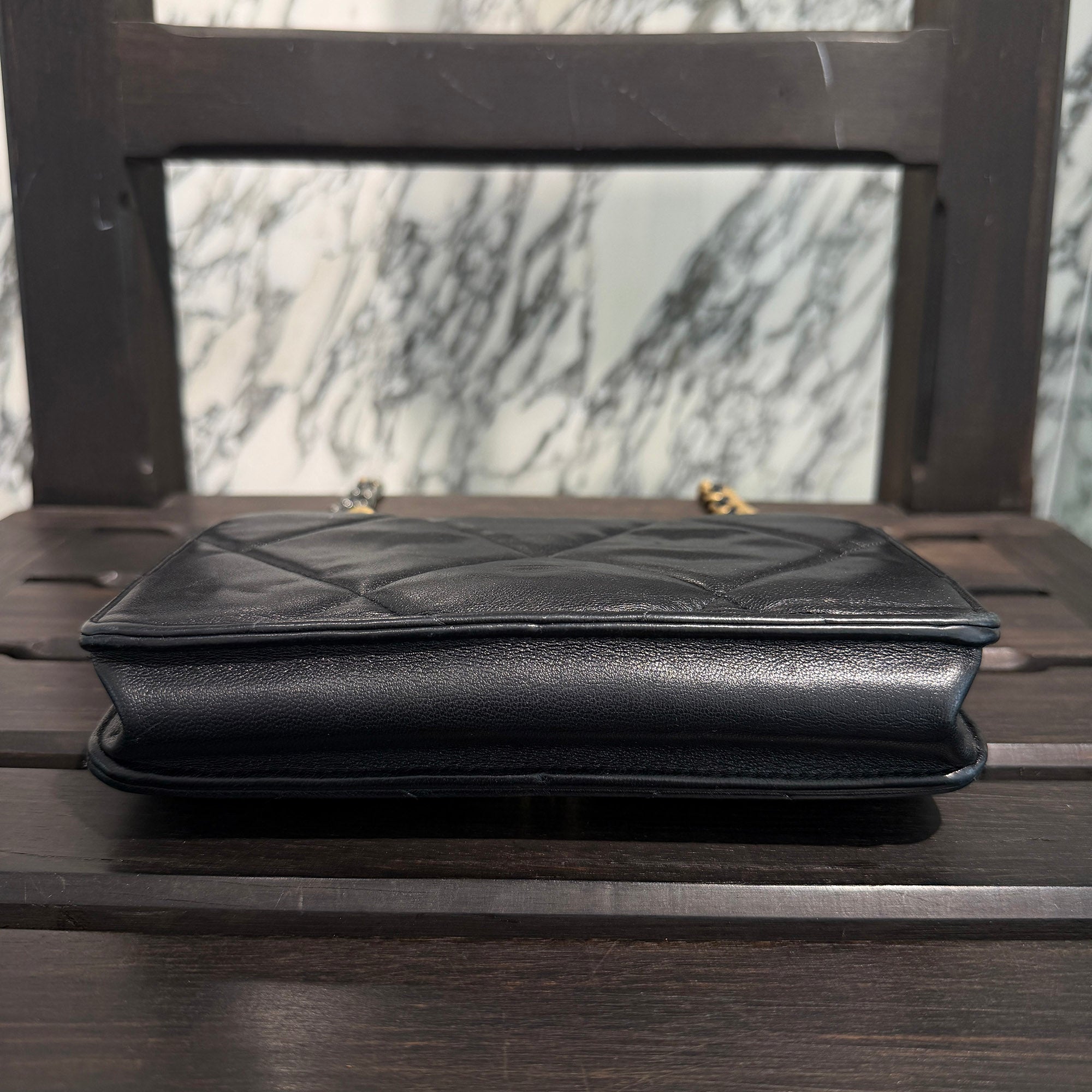 CHANEL 19 Matelassé Chain Wallet Clutch Shoulder Bag AP0957 シャネル 19 マトラッセ チェーンウォレット クラッチ シャルダーバッグ