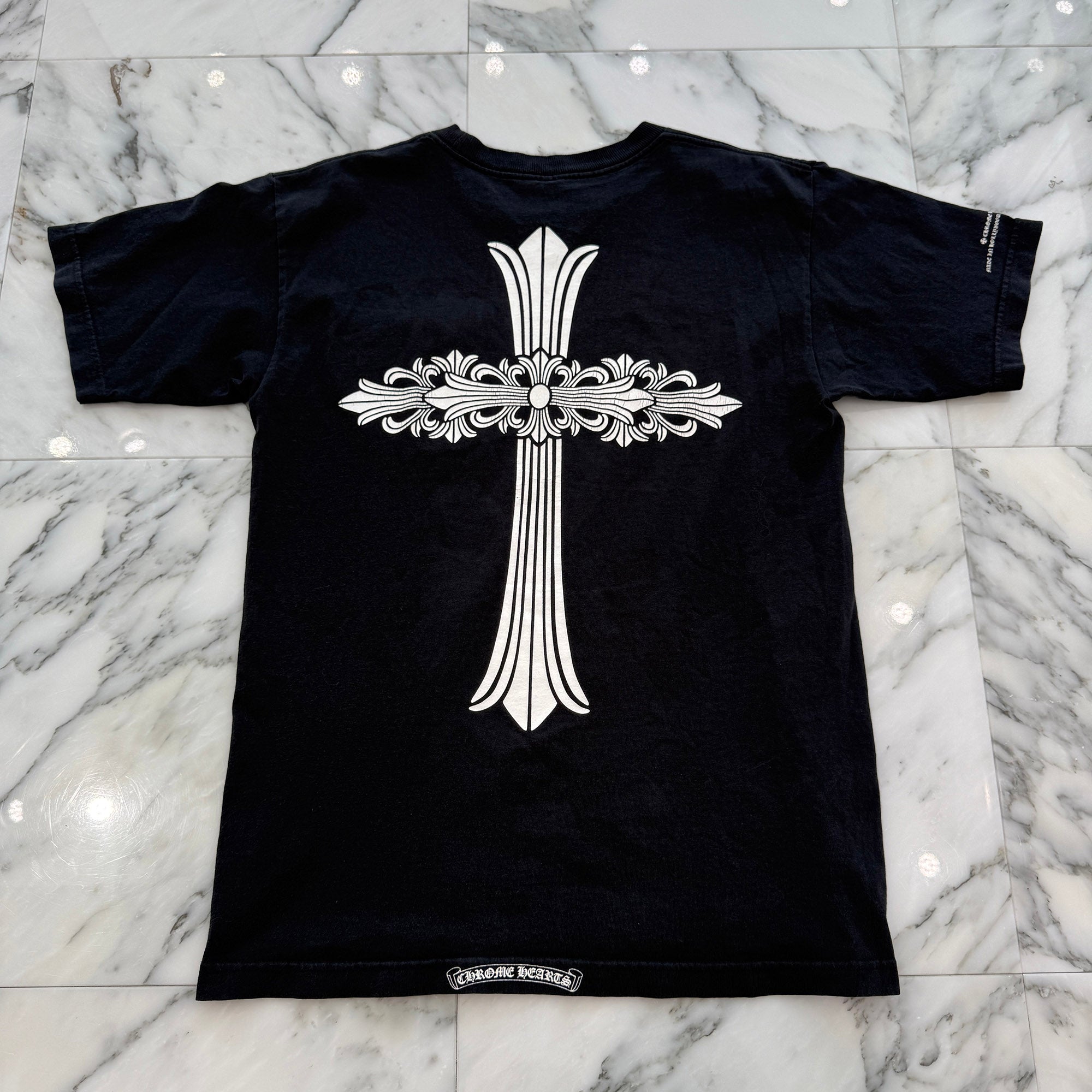 CHROME HEARTS Vertical Logo Floral Cross Print Tee Size M クロムハーツ ヴァーティカルロゴ フローラルクロス プリント Tシャツ サイズM