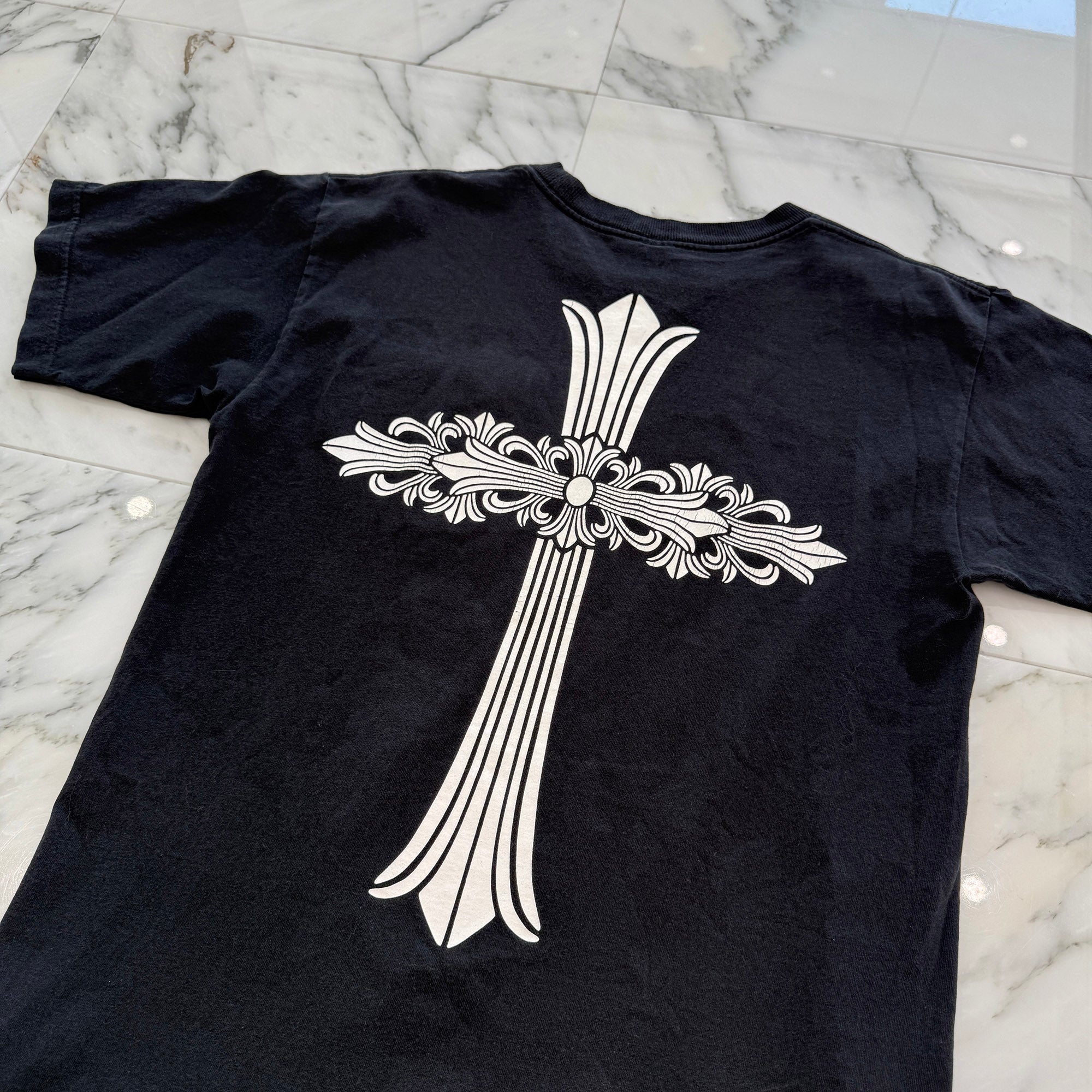 CHROME HEARTS Vertical Logo Floral Cross Print Tee Size M クロムハーツ ヴァーティカルロゴ フローラルクロス プリント Tシャツ サイズM