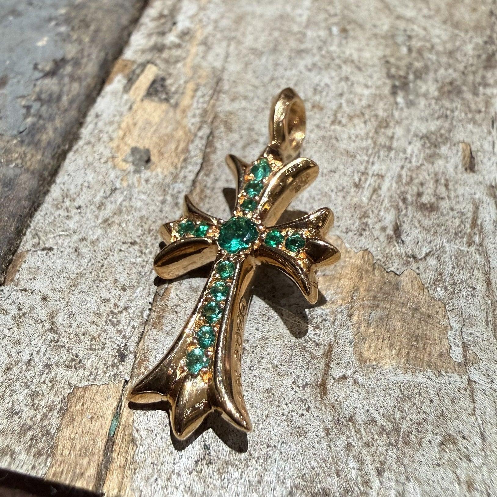 CHROME HEARTS 22K Tiny Fat Cross Pave Emerald Pendant Top クロムハーツ 22K タイニーファット クロス パヴェエメラルド ペンダントトップ