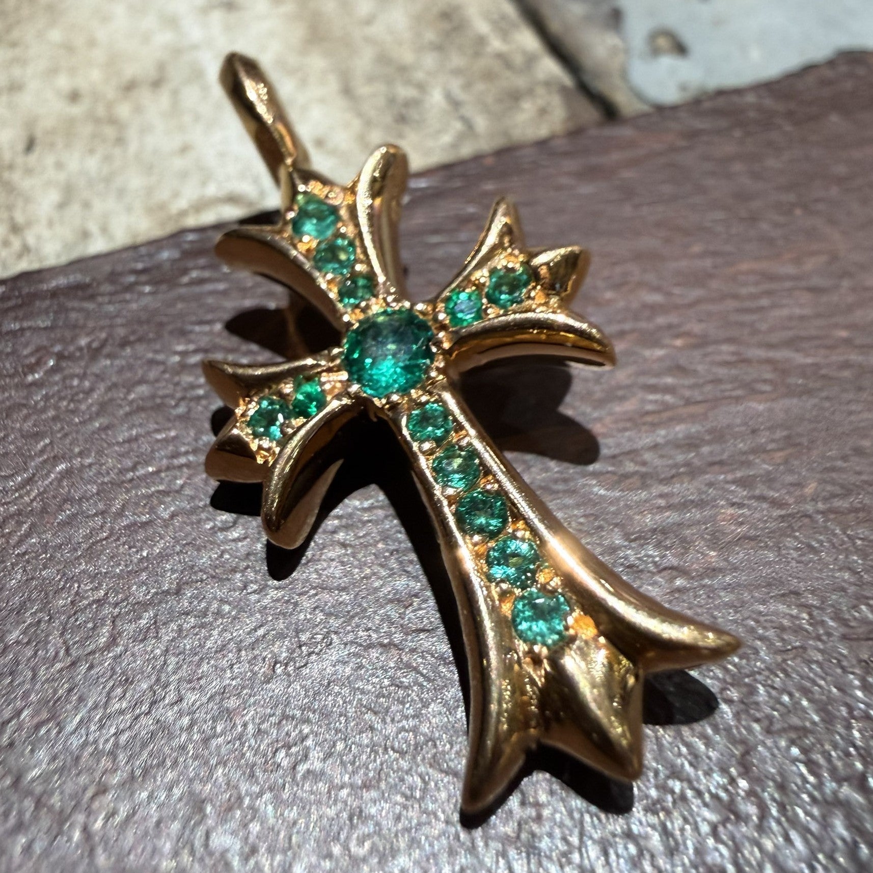 CHROME HEARTS 22K Tiny Fat Cross Pave Emerald Pendant Top クロムハーツ 22K タイニーファット クロス パヴェエメラルド ペンダントトップ