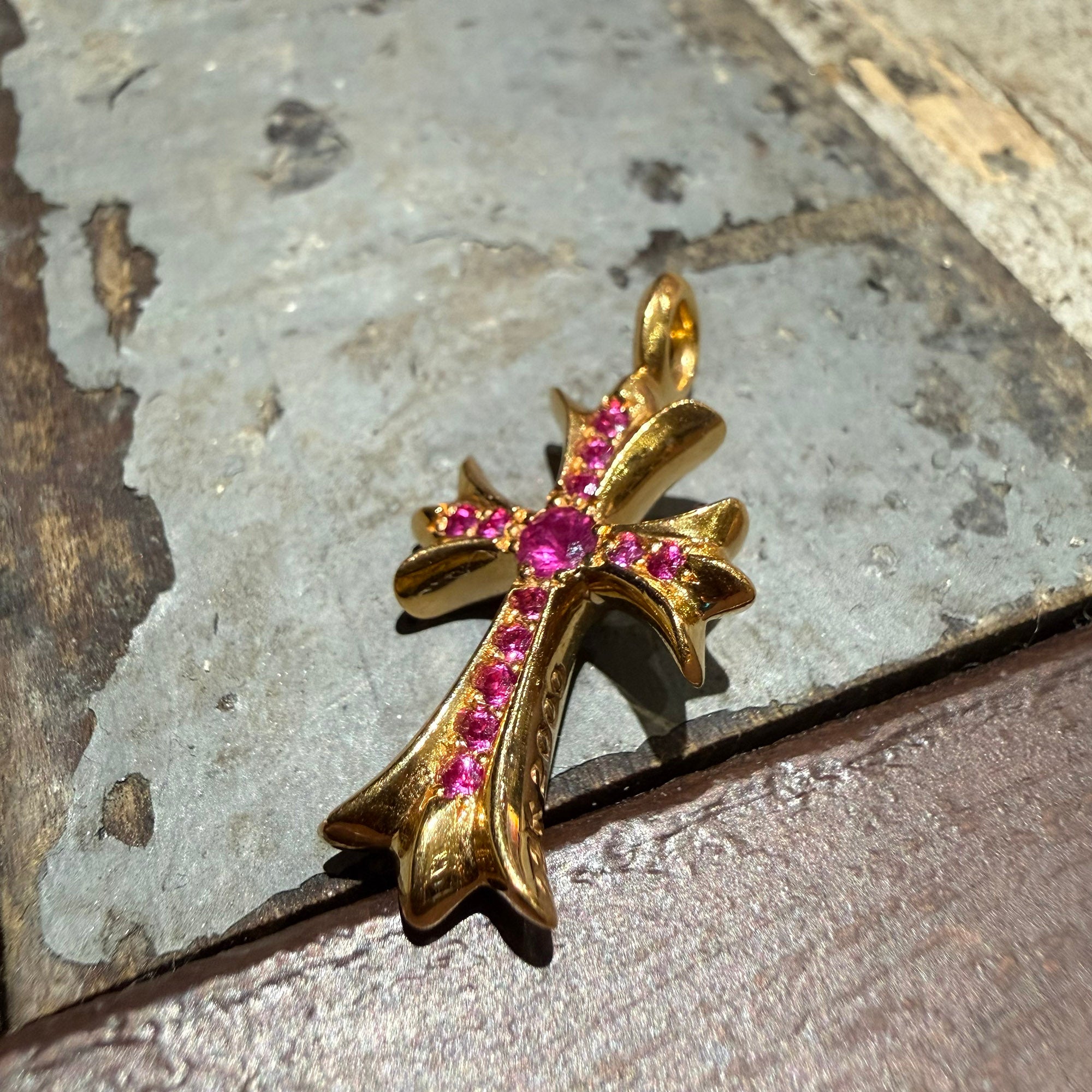 CHROME HEARTS 22K Tiny Fat Cross Pave Pink Sapphire Pendant Top クロムハーツ 22K タイニーファット クロス パヴェピンクサファイア ペンダントトップ