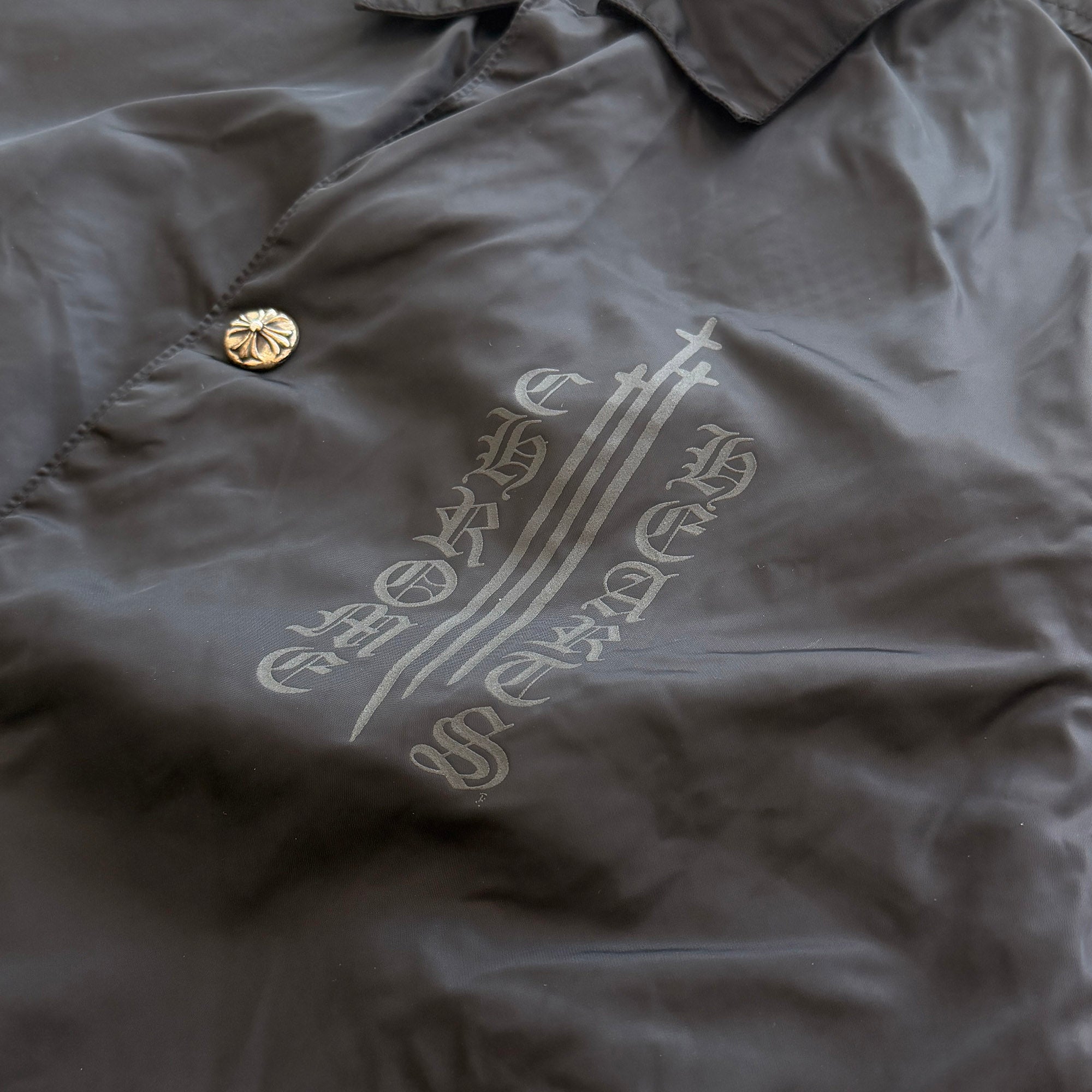 CHROME HEARTS RIGGINS FBRC English Print Nylon Coach Jacket Size M クロムハーツ リギンズ ファブリック イングリッシュ プリント ナイロンコーチジャケット サイズM