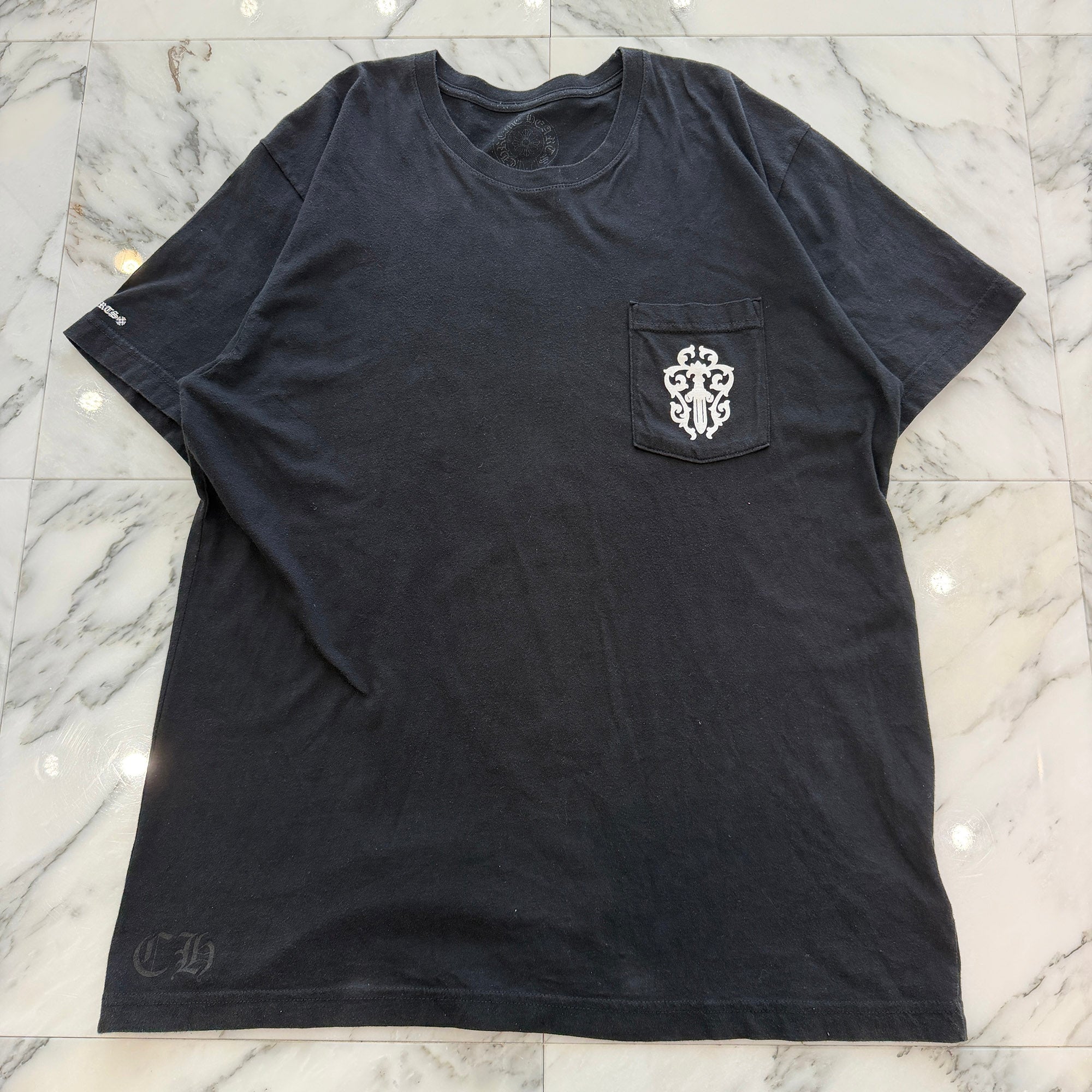 CHROME HEARTS Vertical Logo Half Vine Dagger Tee Size XL クロムハーツ ヴァーティカルロゴ ハーフ ヴァインダガー Tシャツ サイズXL