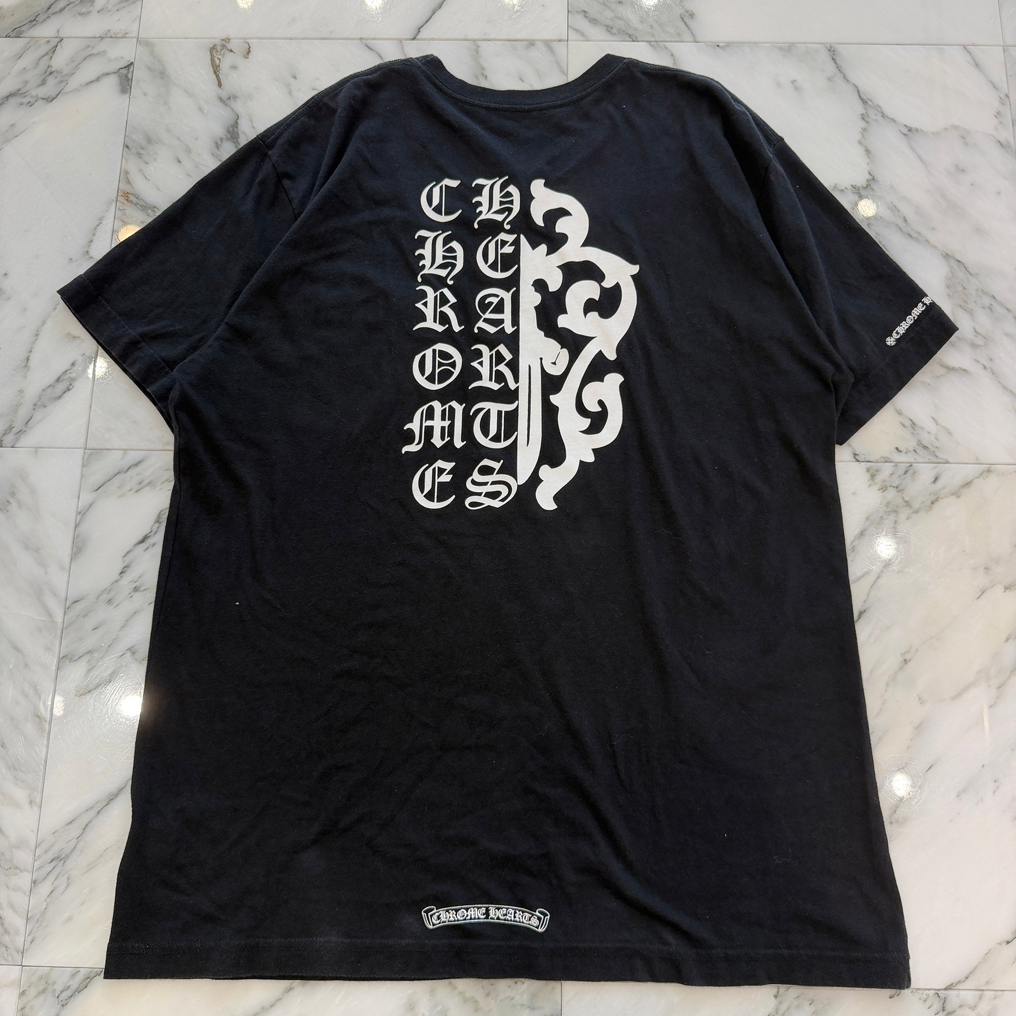 CHROME HEARTS Vertical Logo Half Vine Dagger Tee Size XL クロムハーツ ヴァーティカルロゴ ハーフ ヴァインダガー Tシャツ サイズXL