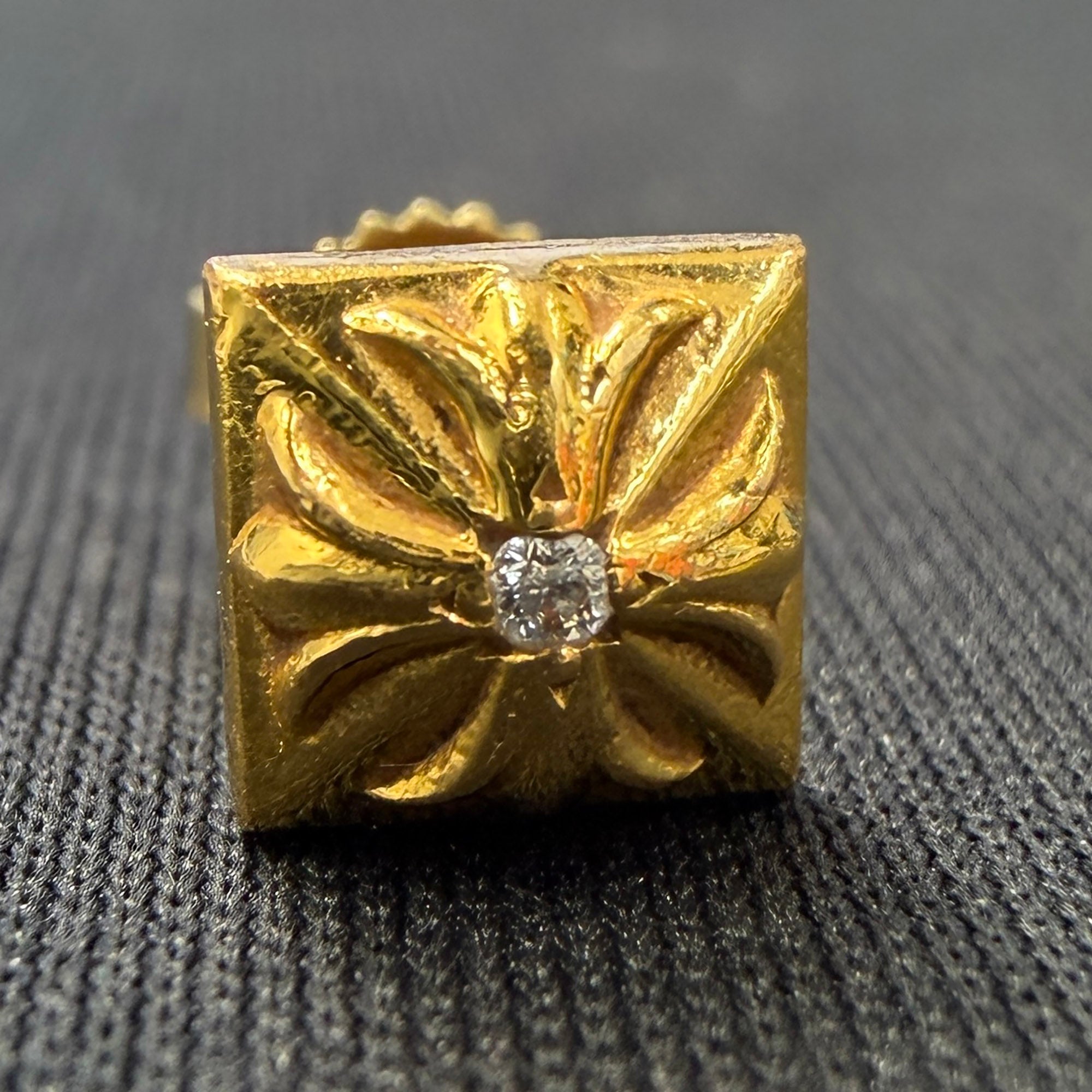 CHROME HEARTS 22K CH Plus Pyramid 1 Diamond Stud Earring クロムハーツ 22K CHプラス ピラミッド 1ダイヤモンド スタッズ イヤリング