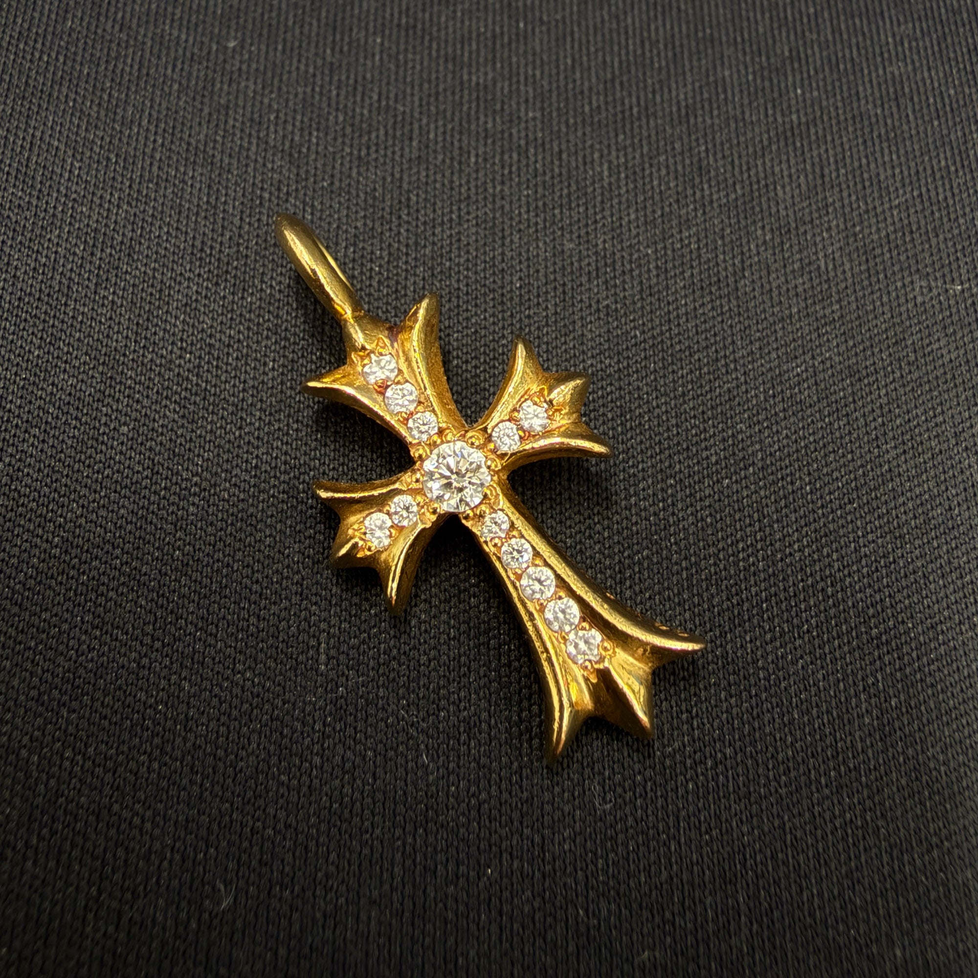 CHROME HEARTS 22K Tiny Fat Cross Charm Pave Diamond Pendant Top クロムハーツ 22K タイニーファット クロス チャーム パヴェダイヤモンド ペンダントトップ