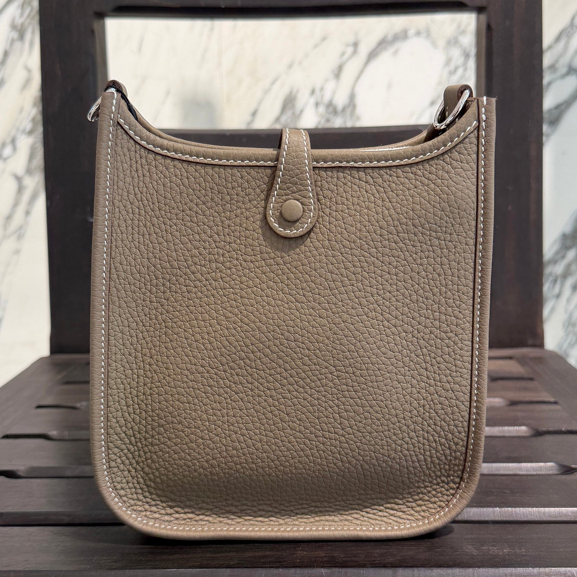 HERMES Evelyn Amazon TPM "Etoupe" G刻印 エルメス エブリン アマゾン TPM "エトゥープ" レザーショルダーバッグ G刻印