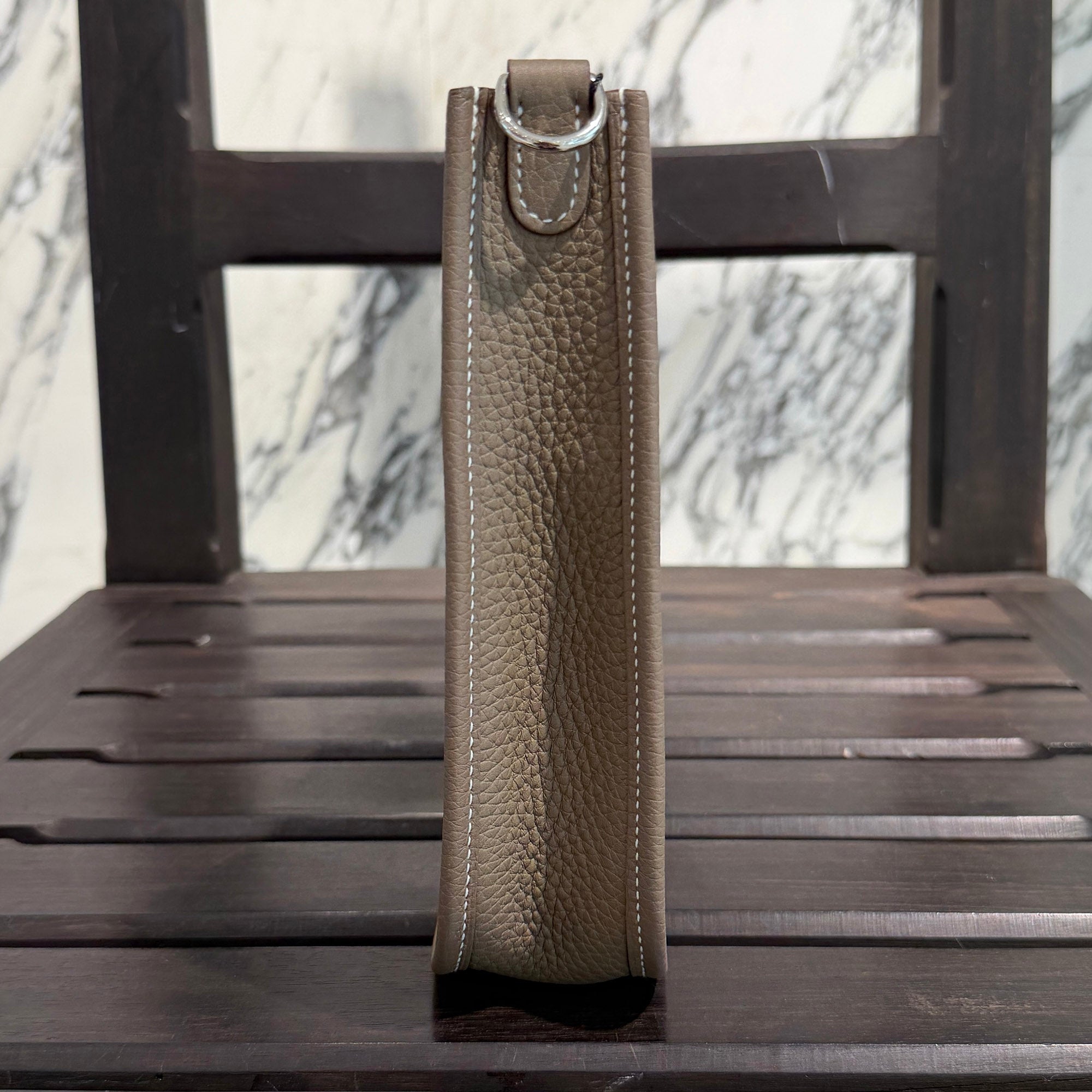 HERMES Evelyn Amazon TPM "Etoupe" G刻印 エルメス エブリン アマゾン TPM "エトゥープ" レザーショルダーバッグ G刻印
