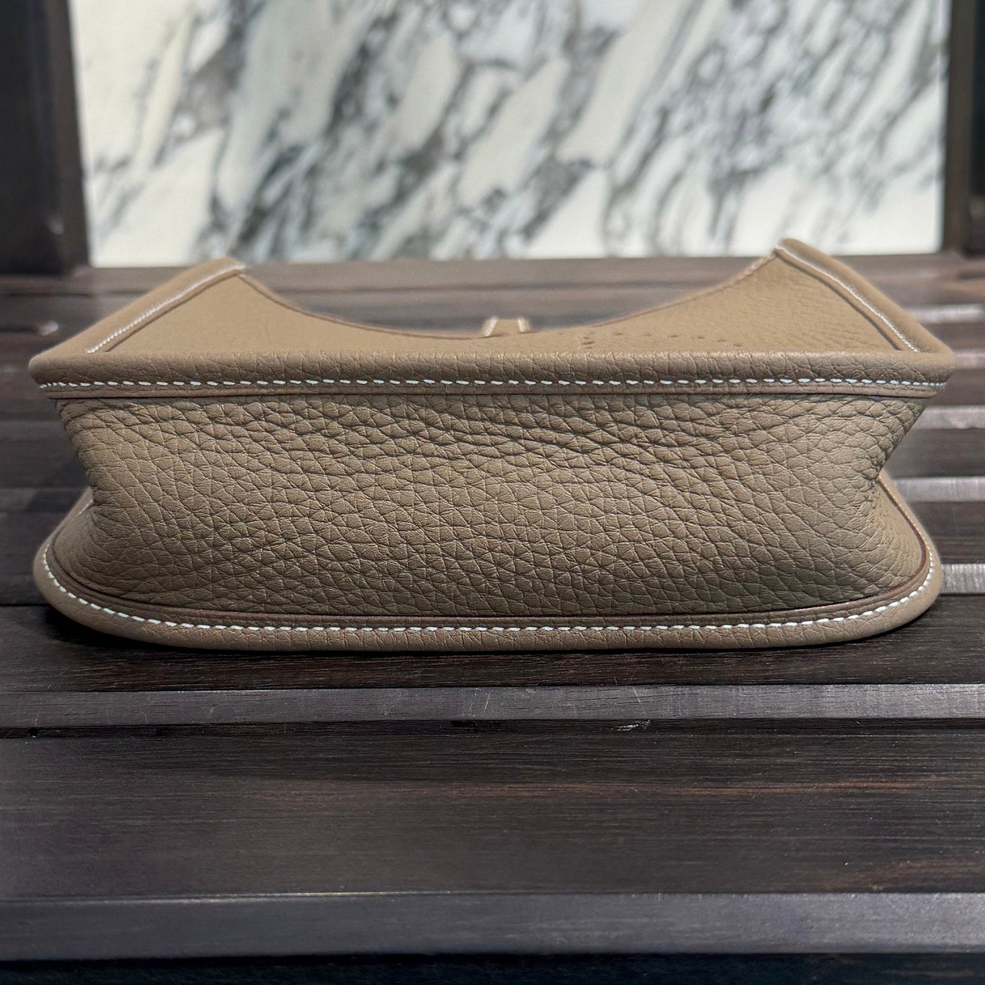 HERMES Evelyn Amazon TPM "Etoupe" G刻印 エルメス エブリン アマゾン TPM "エトゥープ" レザーショルダーバッグ G刻印