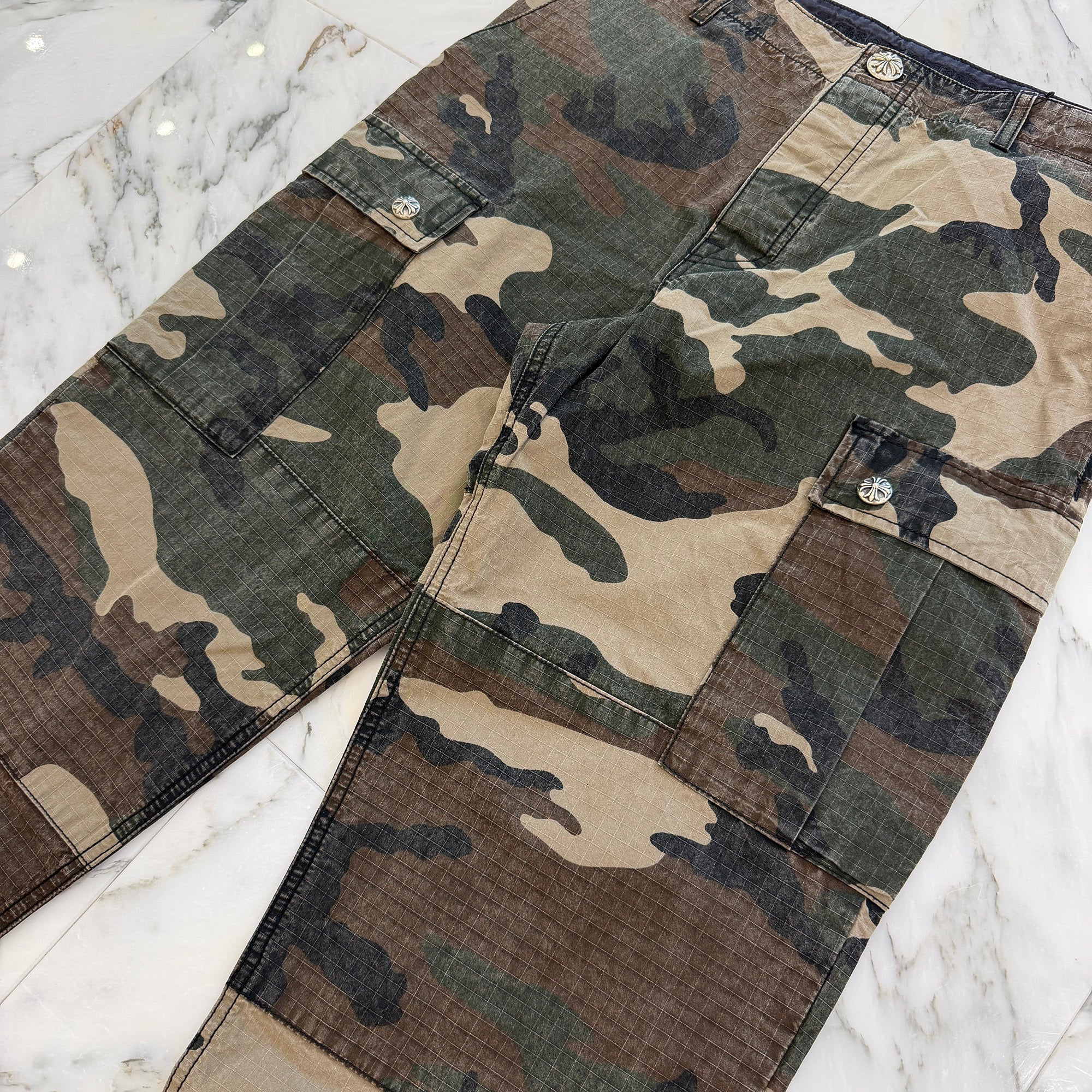 CHROME HEARTS Cross Ball Button Camo Cargo Pants Size 32 クロムハーツ クロスボールボタン カモ カーゴパンツ サイズ32