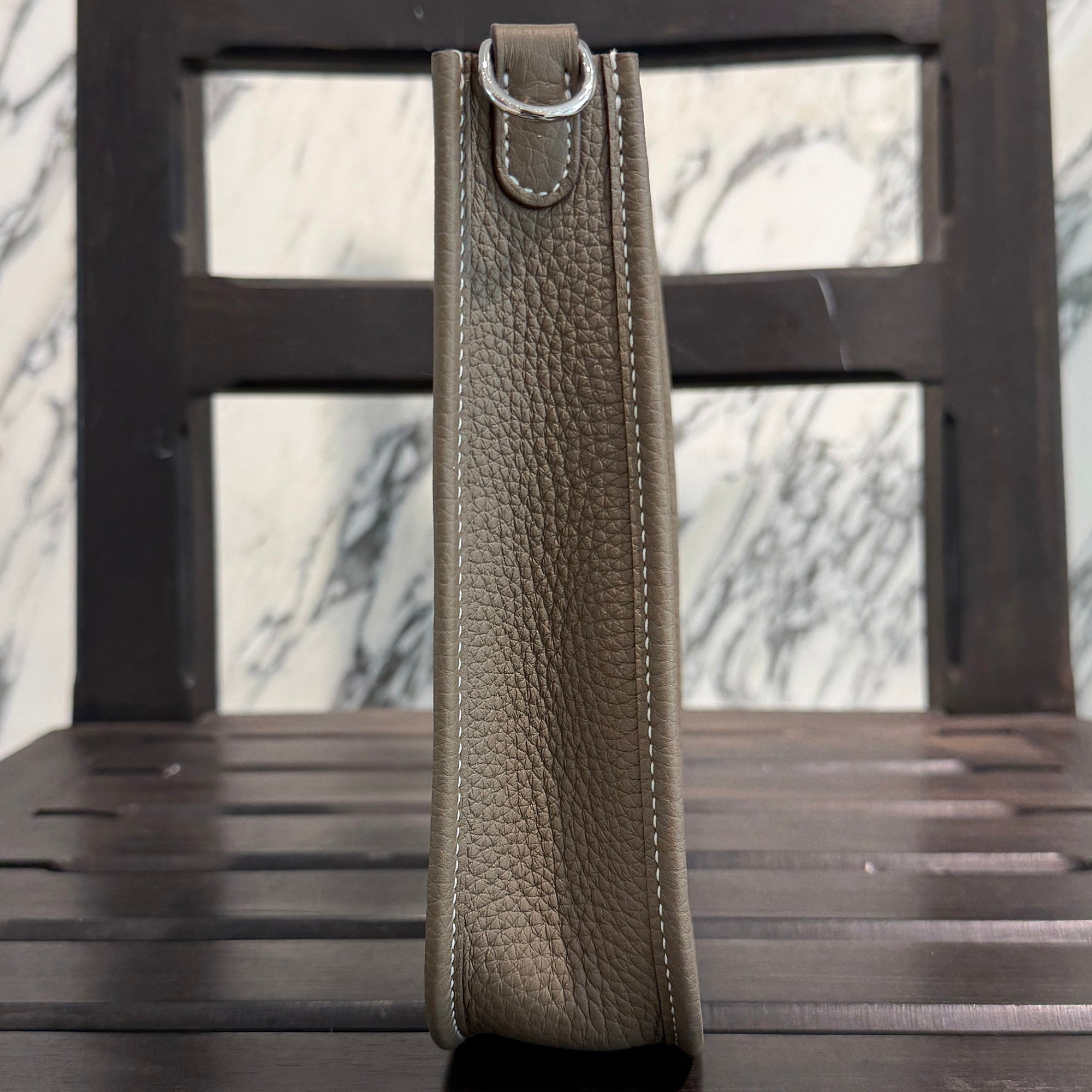 HERMES Evelyn Amazon TPM "Etoupe" G刻印 エルメス エブリン アマゾン TPM "エトゥープ" レザーショルダーバッグ G刻印