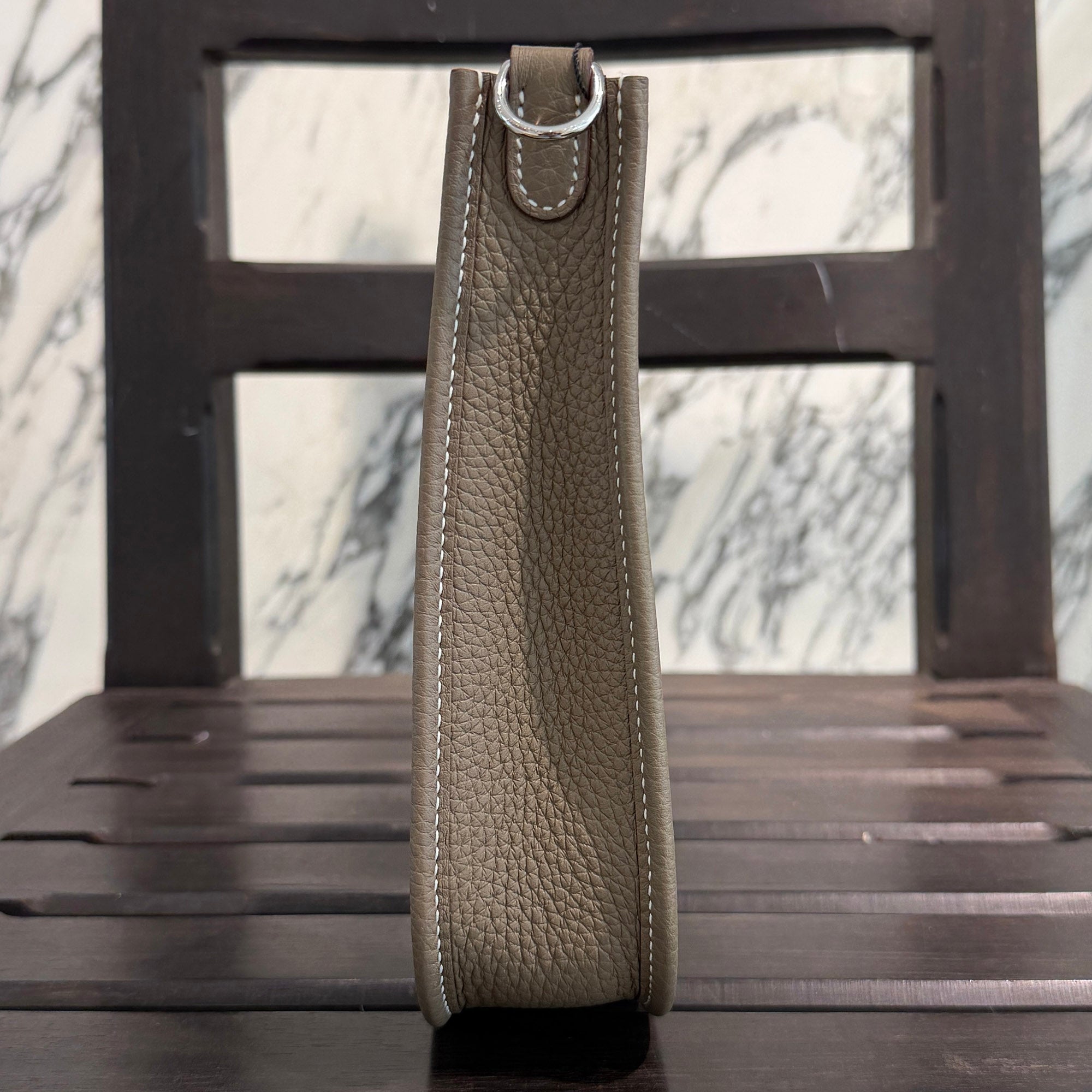 HERMES Evelyn Amazon TPM "Etoupe" G刻印 エルメス エブリン アマゾン TPM "エトゥープ" レザーショルダーバッグ G刻印
