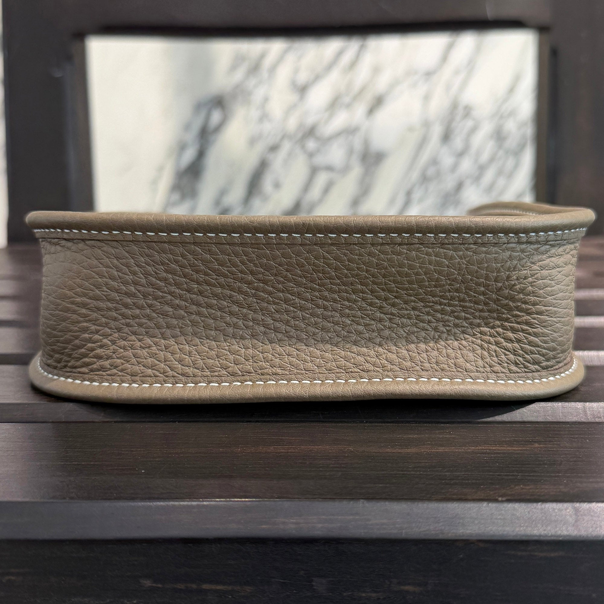HERMES Evelyn Amazon TPM "Etoupe" G刻印 エルメス エブリン アマゾン TPM "エトゥープ" レザーショルダーバッグ G刻印