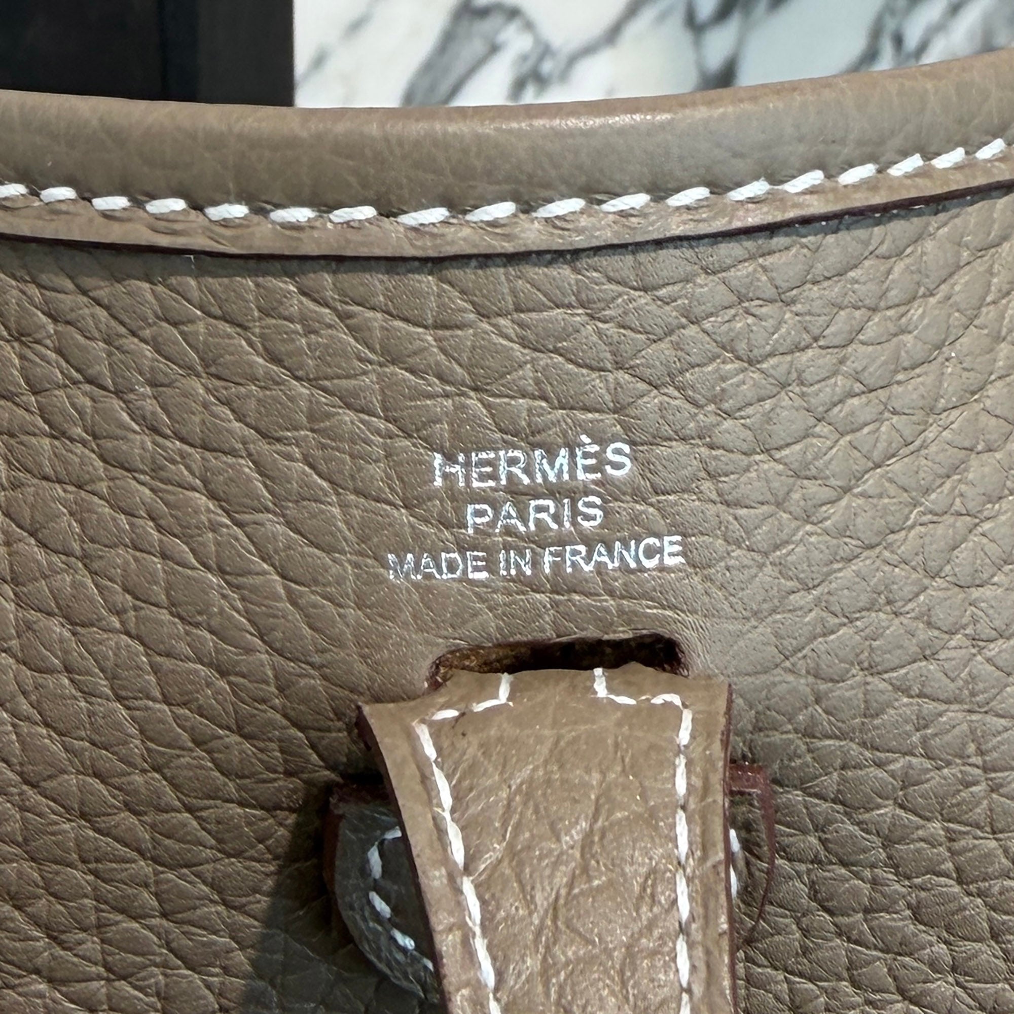 HERMES Evelyn Amazon TPM "Etoupe" G刻印 エルメス エブリン アマゾン TPM "エトゥープ" レザーショルダーバッグ G刻印