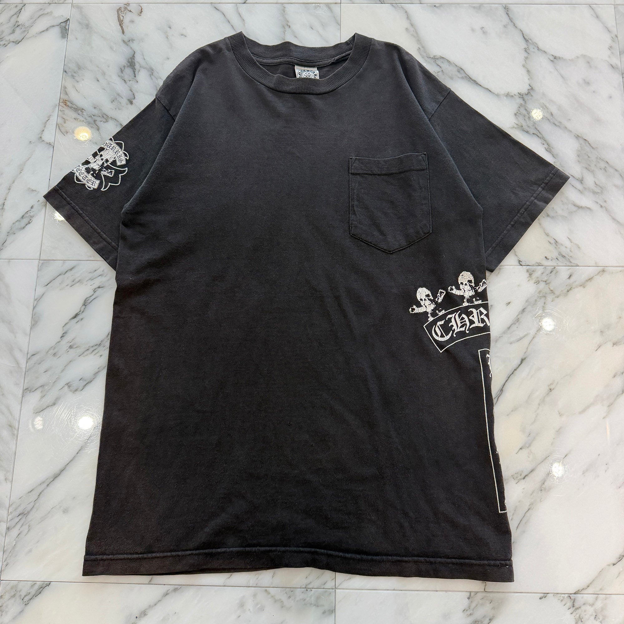 CHROME HEARTS FOTI Harris Teeter Print T Bar Logo Tee Size M クロムハーツ フォティ・ハリスティーター プリント Tバ－ ロゴTシャツ サイズM