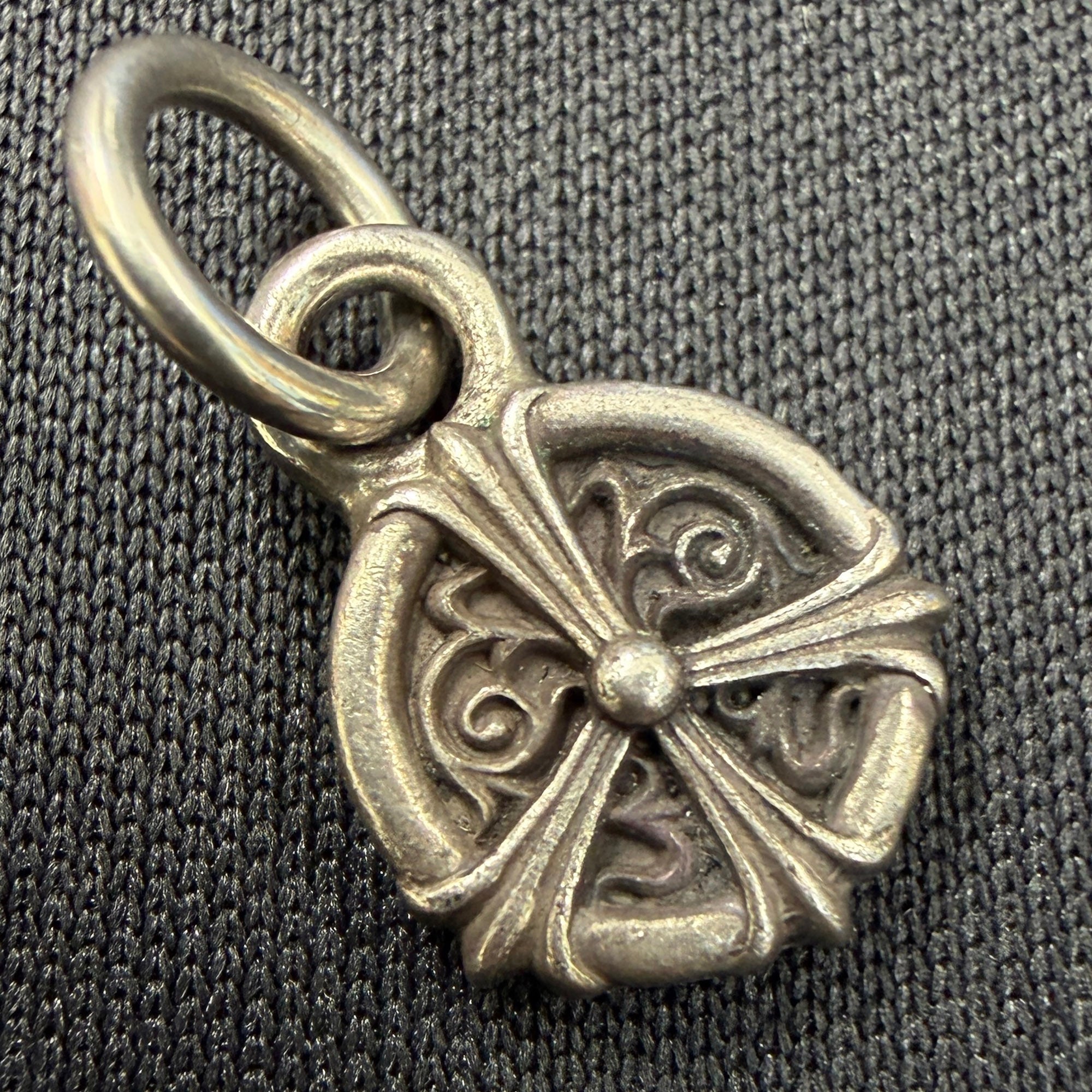 CHROME HEARTS PEACE SIGN Charm Pendant Top クロムハーツ ピースサイン チャーム ペンダントトップ