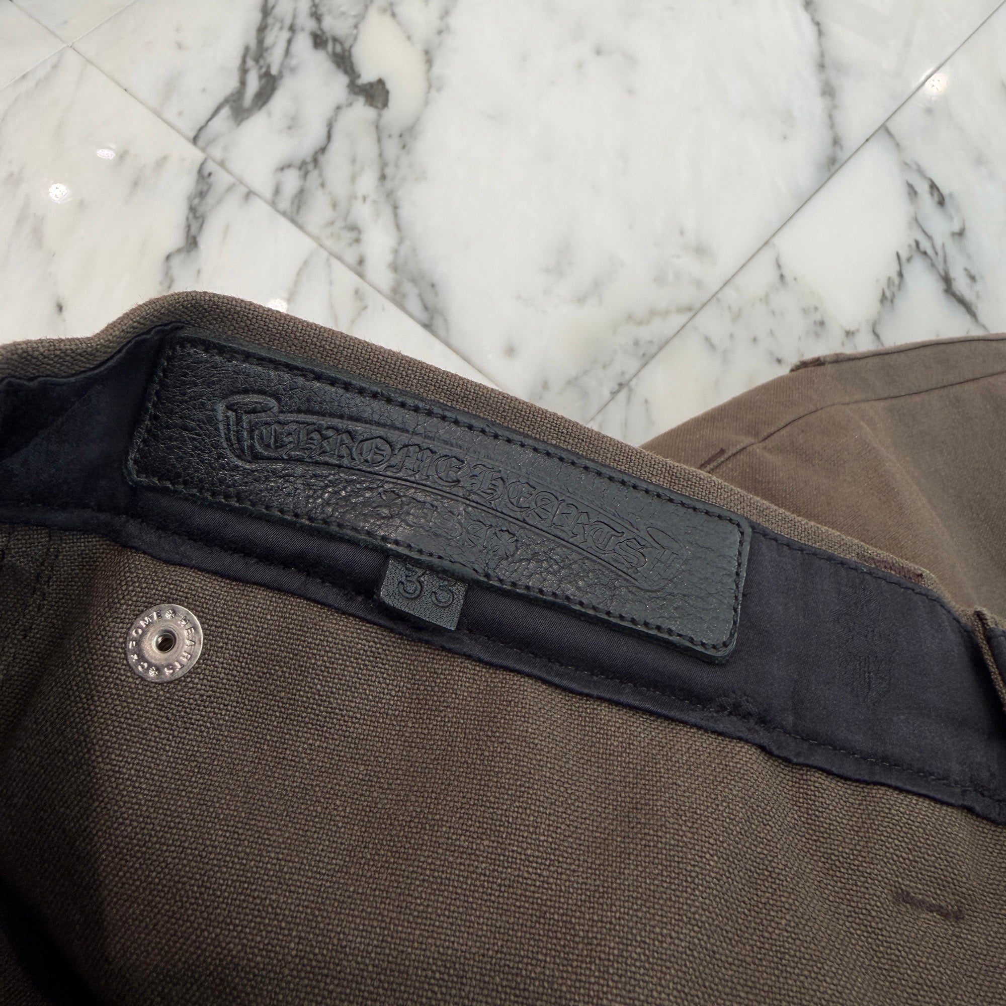 CHROME HEARTS Cemetery Cross Leather Patch Cotton Cargo Pants Size 33 クロムハーツ セメタリー クロス レザー パッチ コットン カーゴ パンツ ブラウン サイズ33