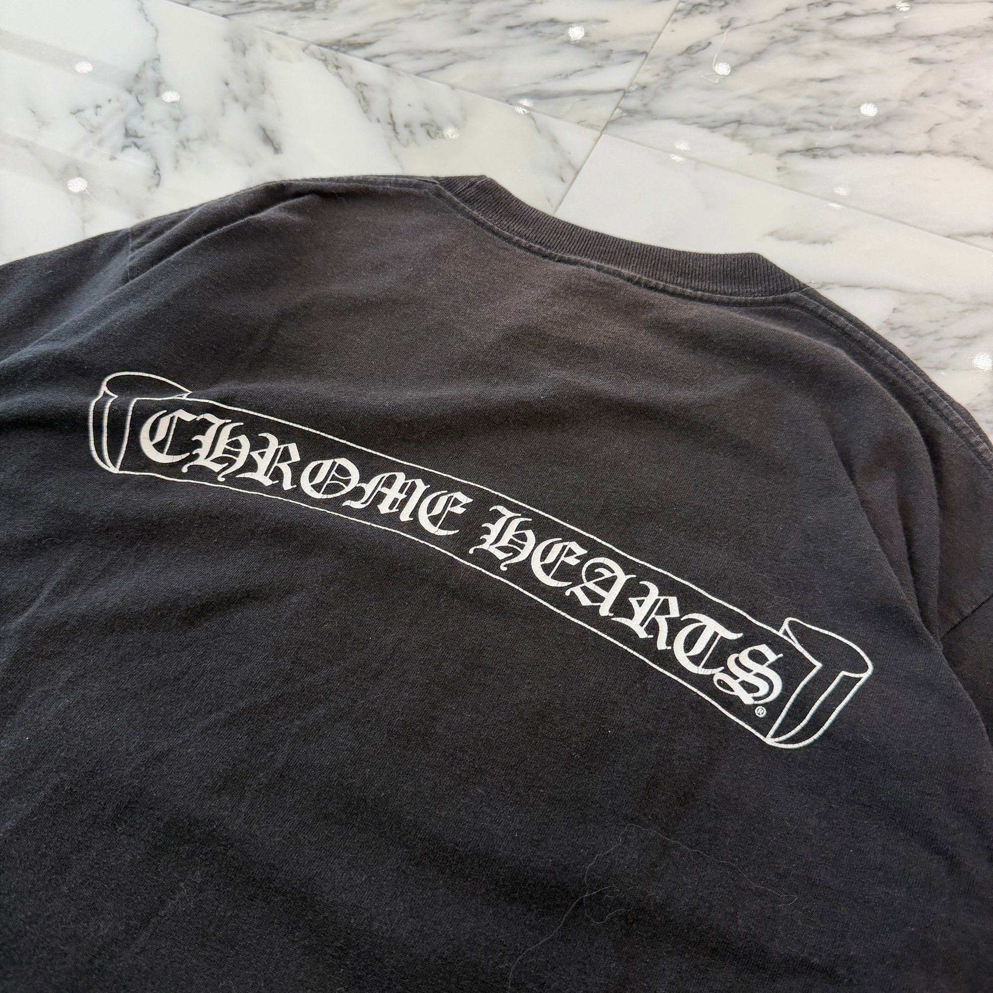 CHROME HEARTS Vertical Logo Back Scroll Tee Size L クロムハーツ バーティカルロゴ バックスクロール Tシャツ サイズL