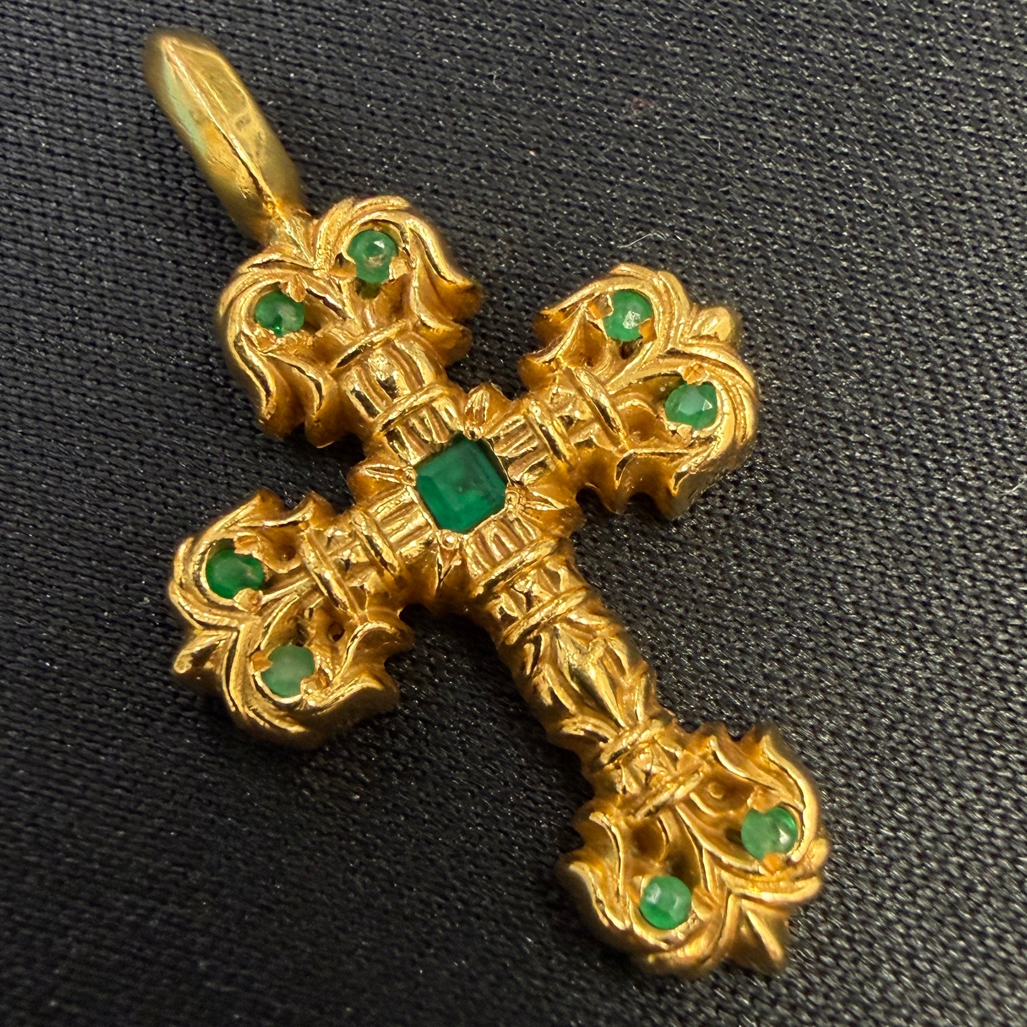 CHROME HEARTS 22K Tiny Filigree Cross Emerald Charm Pendent Top クロムハーツ 22K タイニーフィリグリークロス エメラルド チャームペンダントトップ