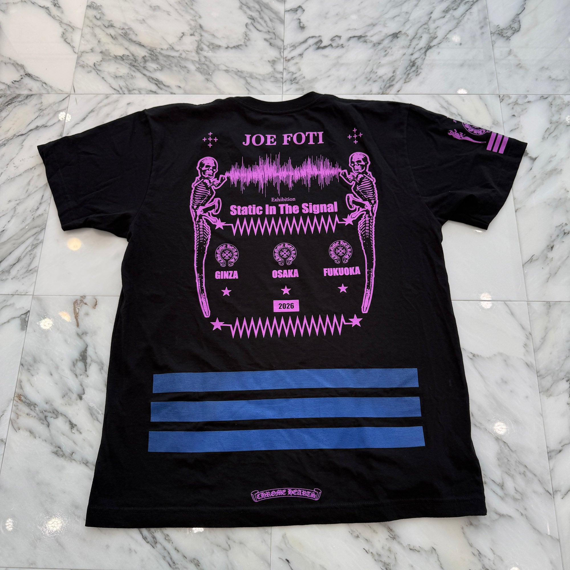 CHROME HEARTS FOTI "Static In The Signal 2026" Exhibition Jarvis Tee Size L クロムハーツ フォティ "スタティック イン ザ シグナル 2026" エキジビション ジャービス  Tシャツ サイズL