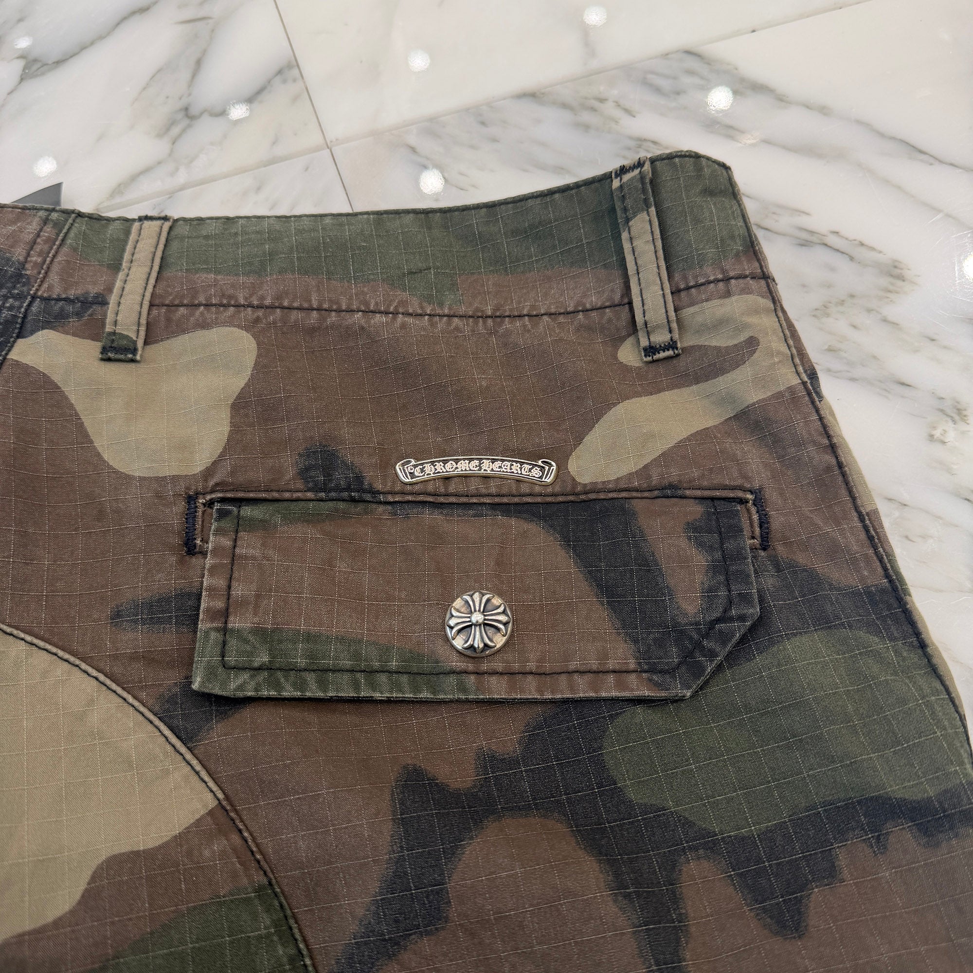 CHROME HEARTS Cross Ball Button Camo Cargo Half Pants Size 32 クロムハーツ クロスボールボタン カモ ハーフパンツ サイズ32